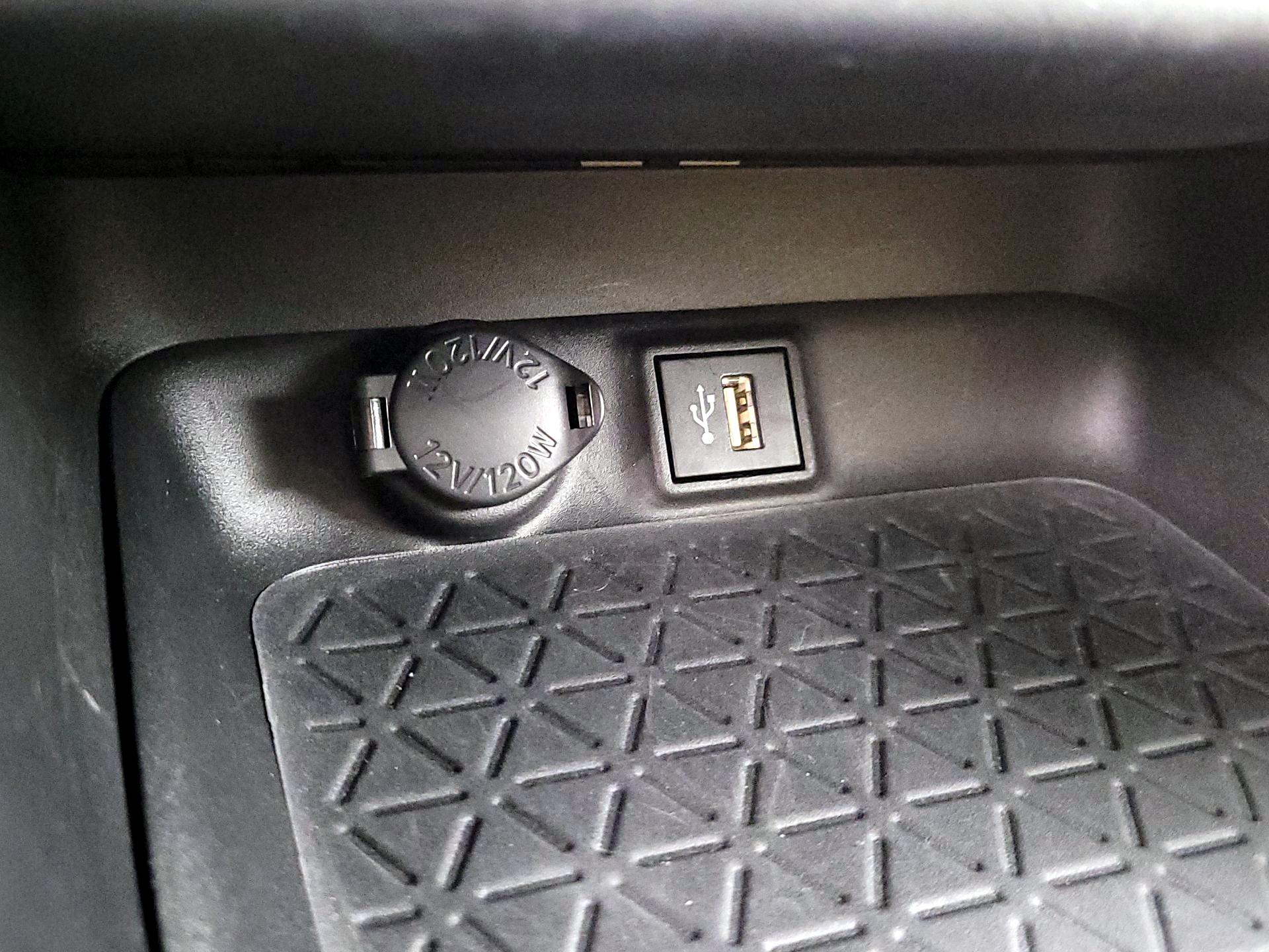 Thumbnail: 2023 Toyota RAV4 - 19