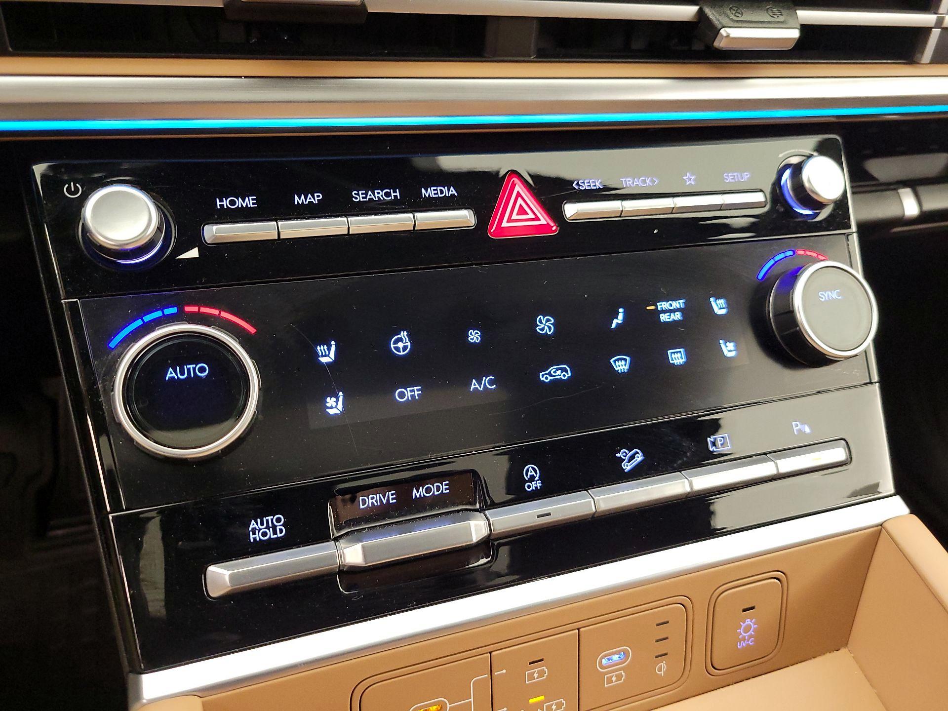 Thumbnail: 2025 Hyundai Santa Fe - 17