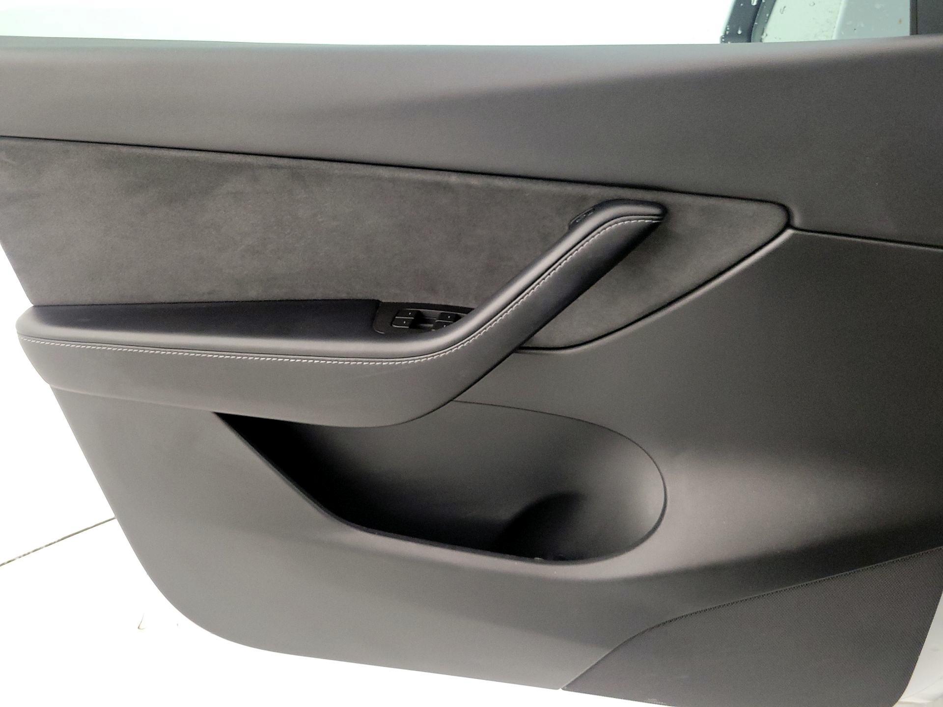 Thumbnail: 2022 Tesla Model Y - 12