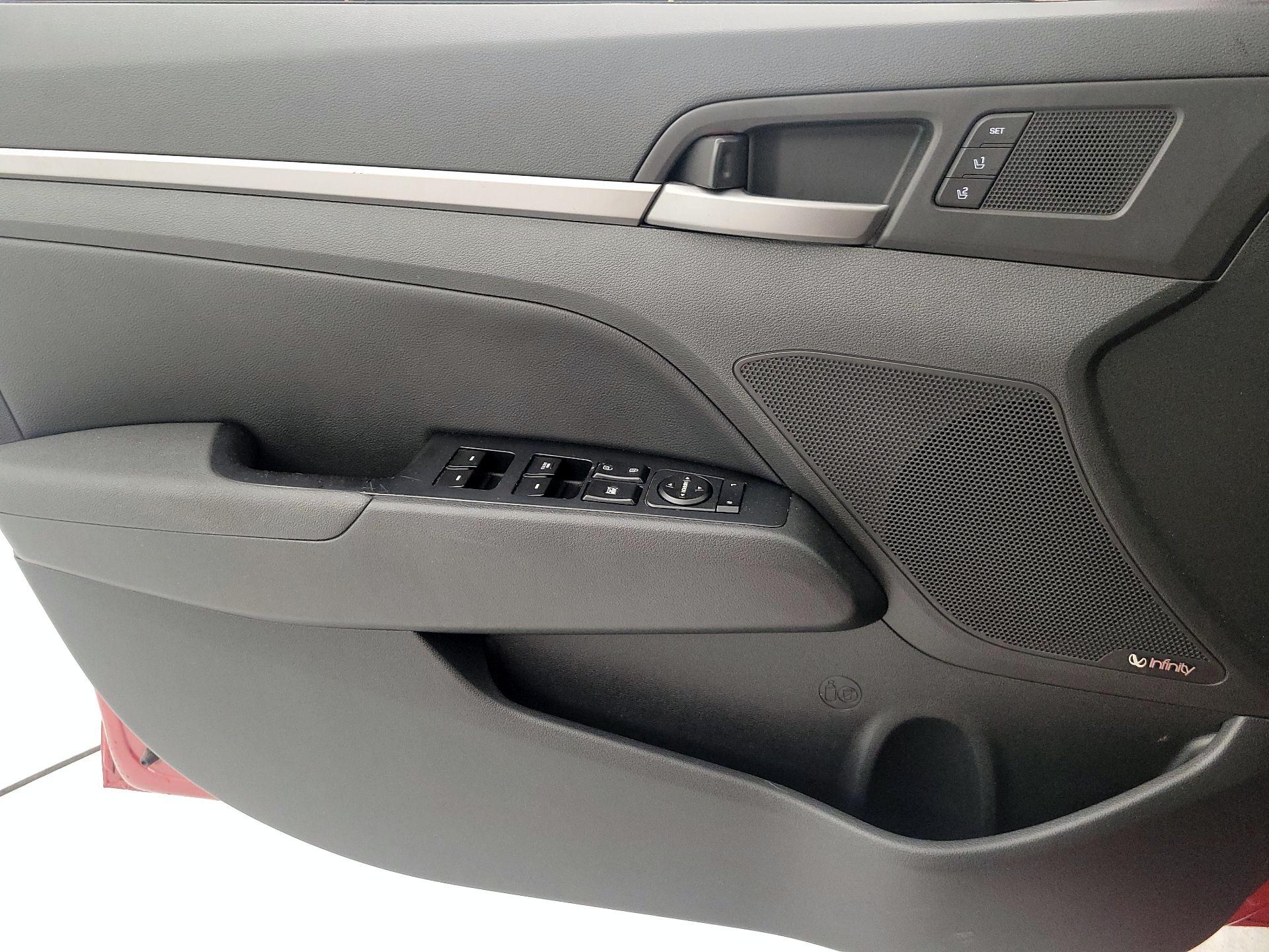 Thumbnail: 2017 Hyundai Elantra - 12