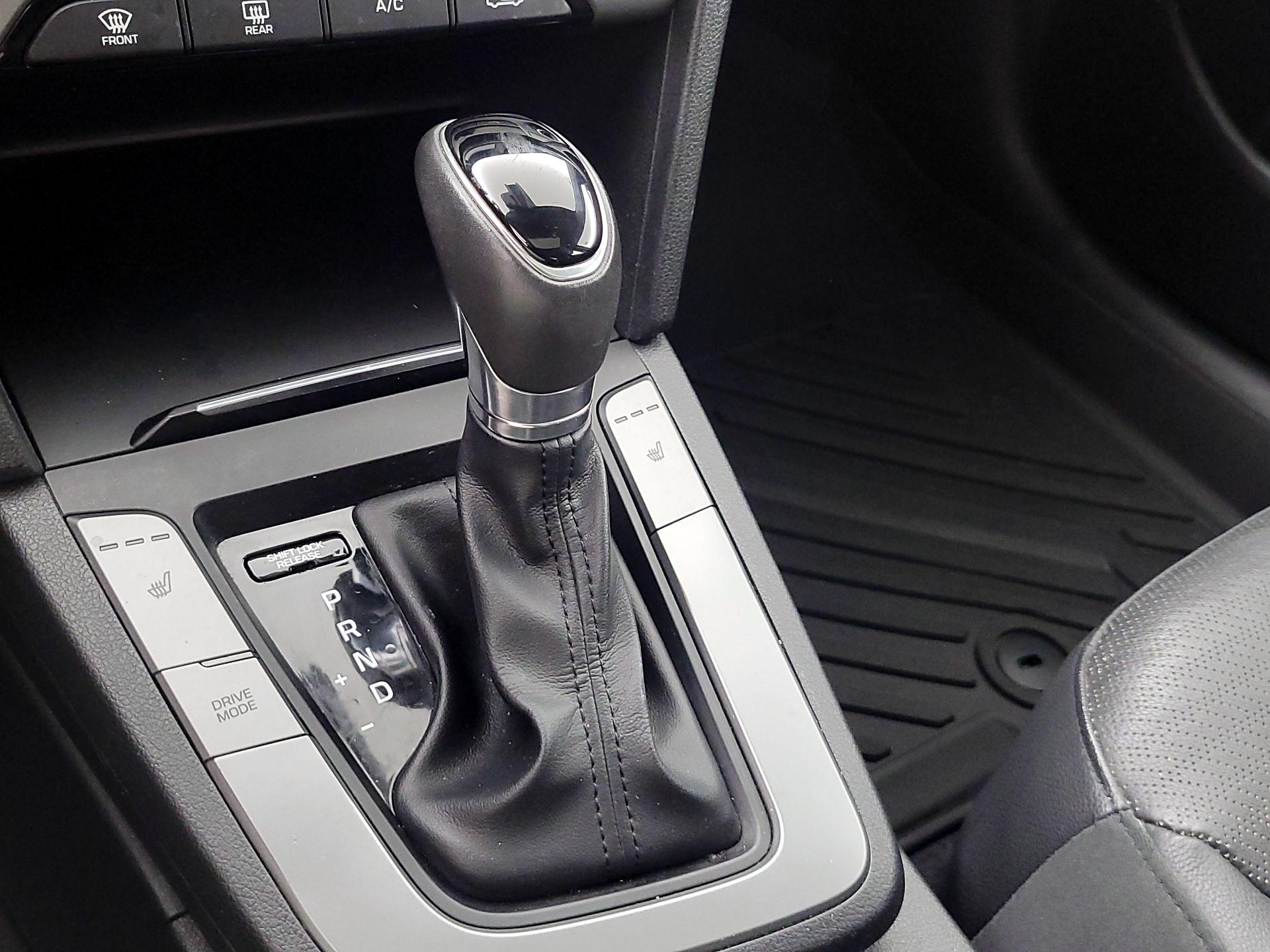 Thumbnail: 2017 Hyundai Elantra - 18