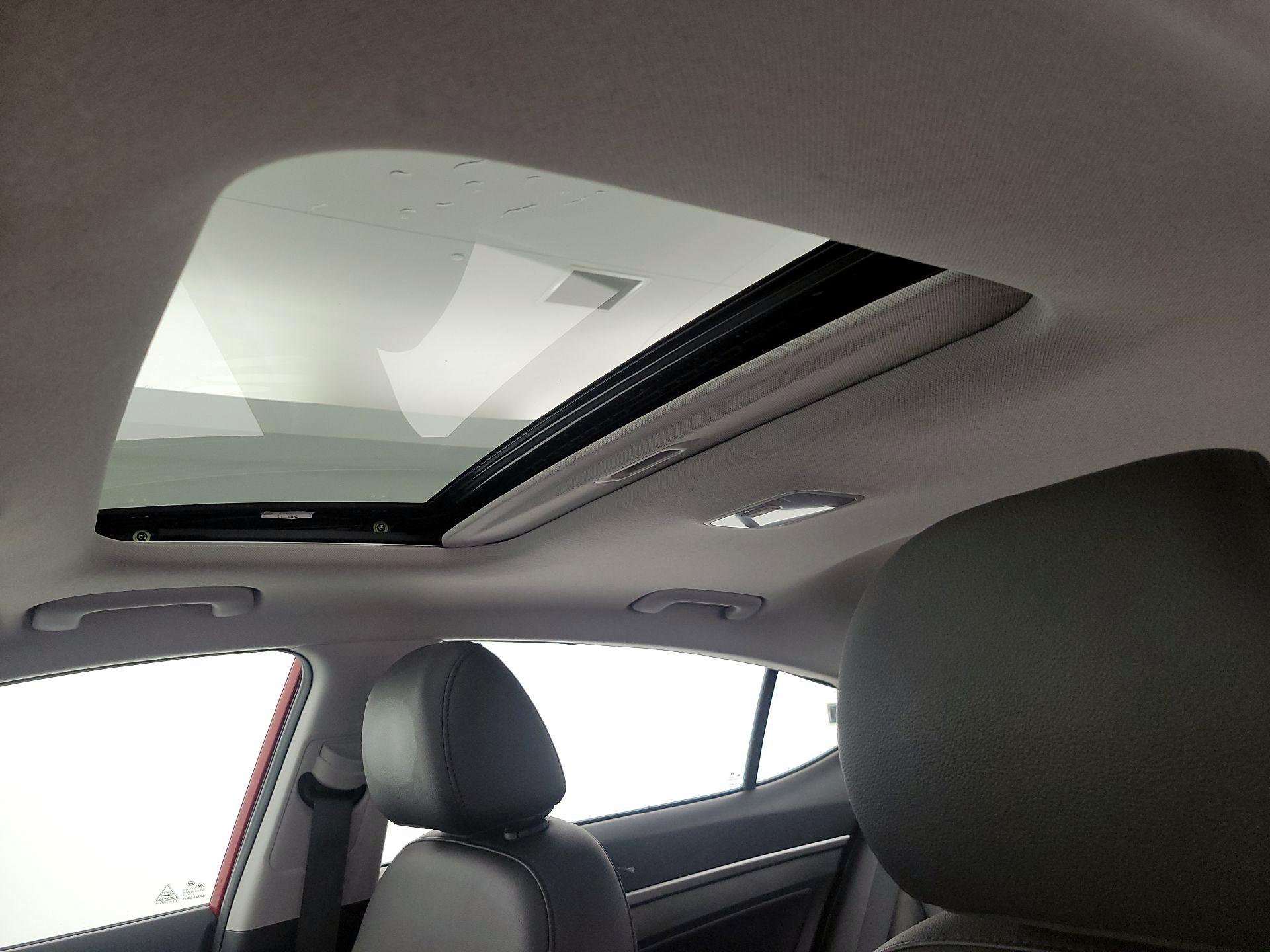 Thumbnail: 2017 Hyundai Elantra - 20