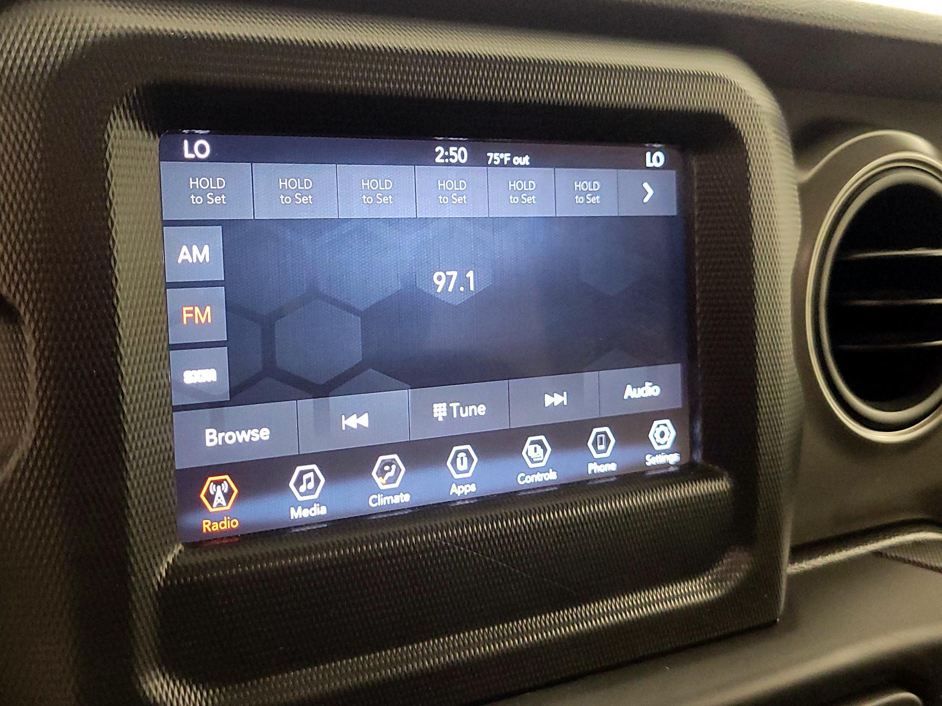 Thumbnail: 2022 Jeep Wrangler - 15