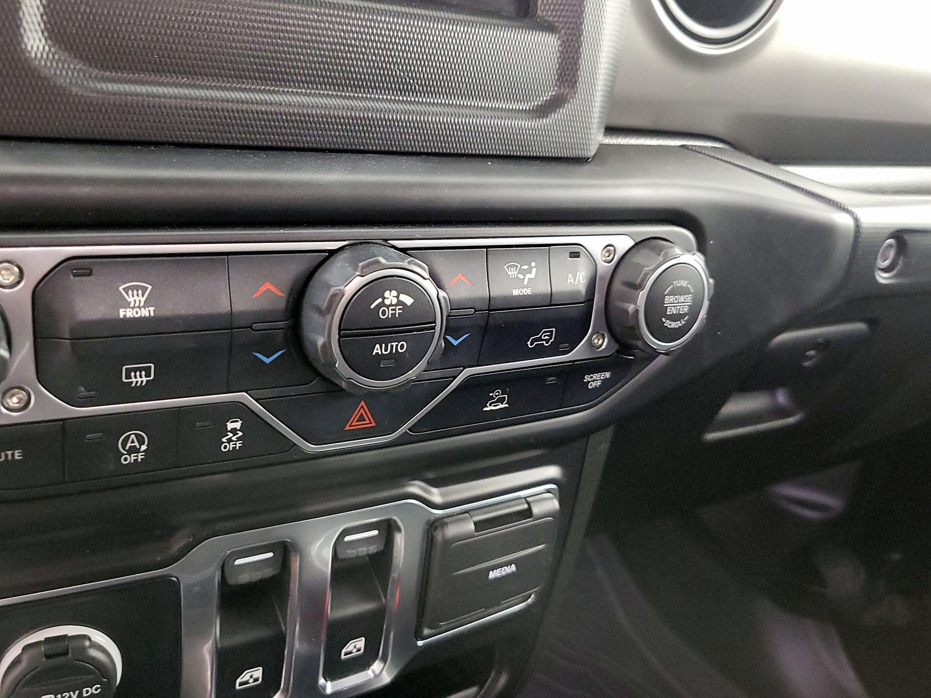 Thumbnail: 2022 Jeep Wrangler - 16