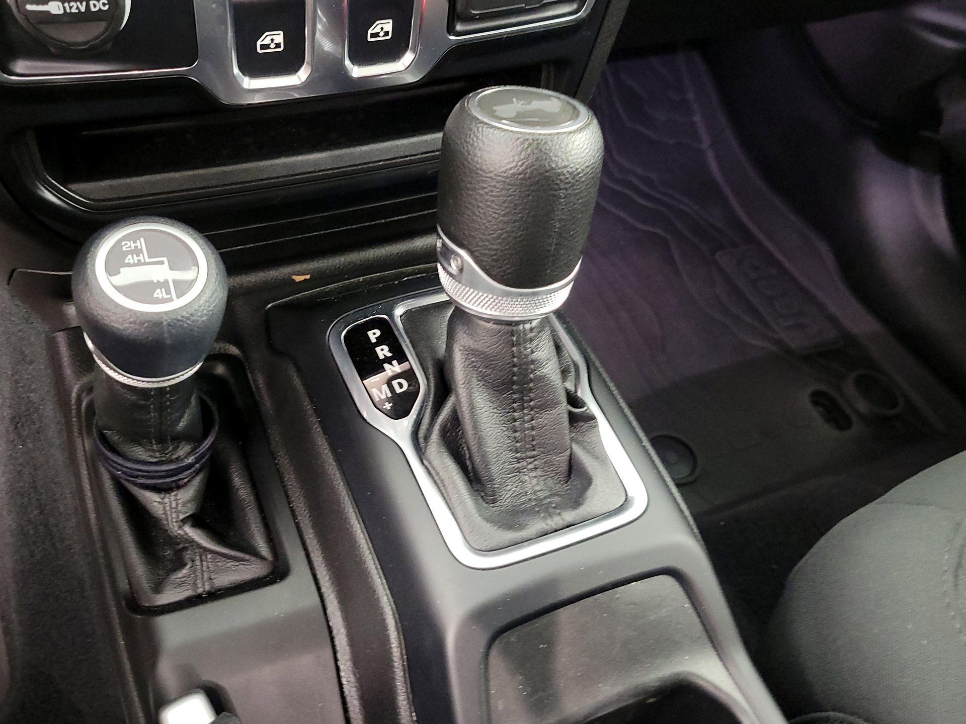 Thumbnail: 2022 Jeep Wrangler - 17