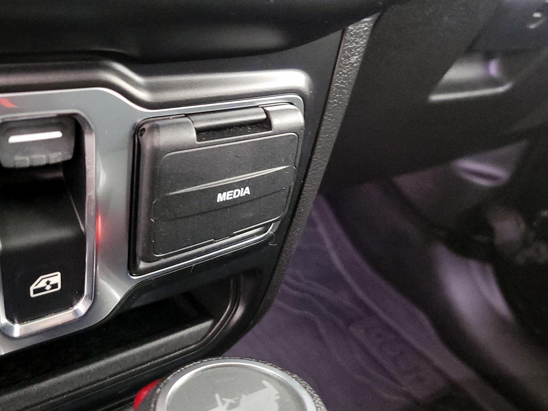 Thumbnail: 2022 Jeep Wrangler - 18