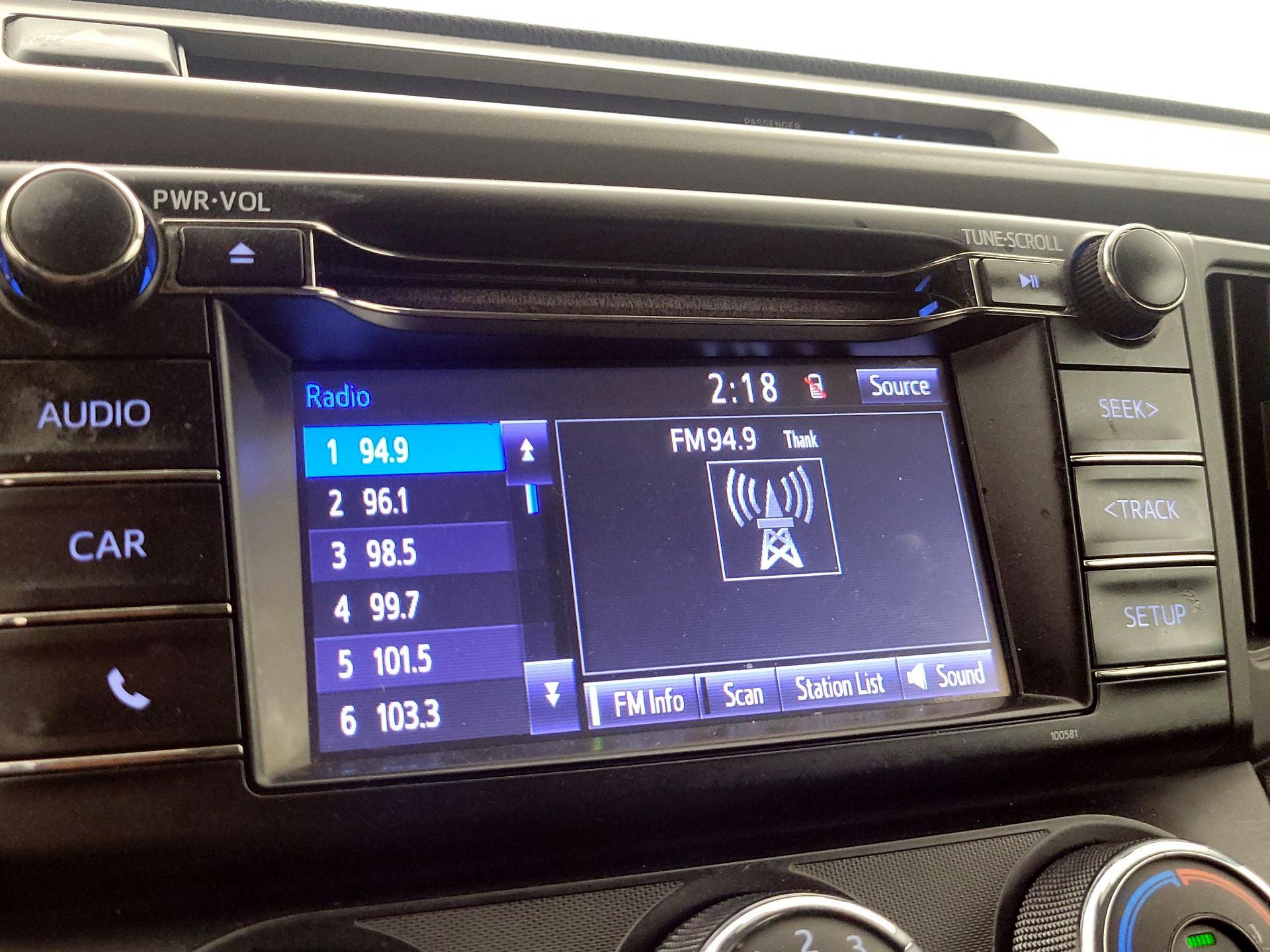 Thumbnail: 2018 Toyota RAV4 - 15