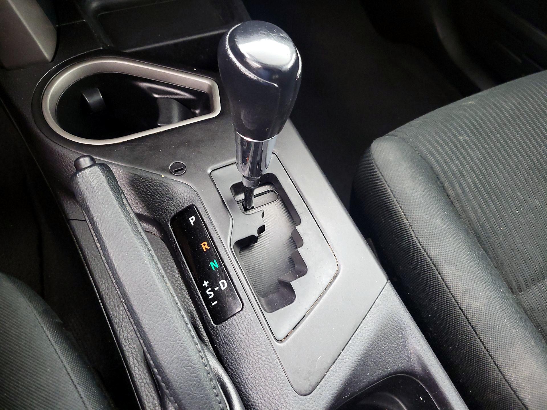 Thumbnail: 2018 Toyota RAV4 - 17