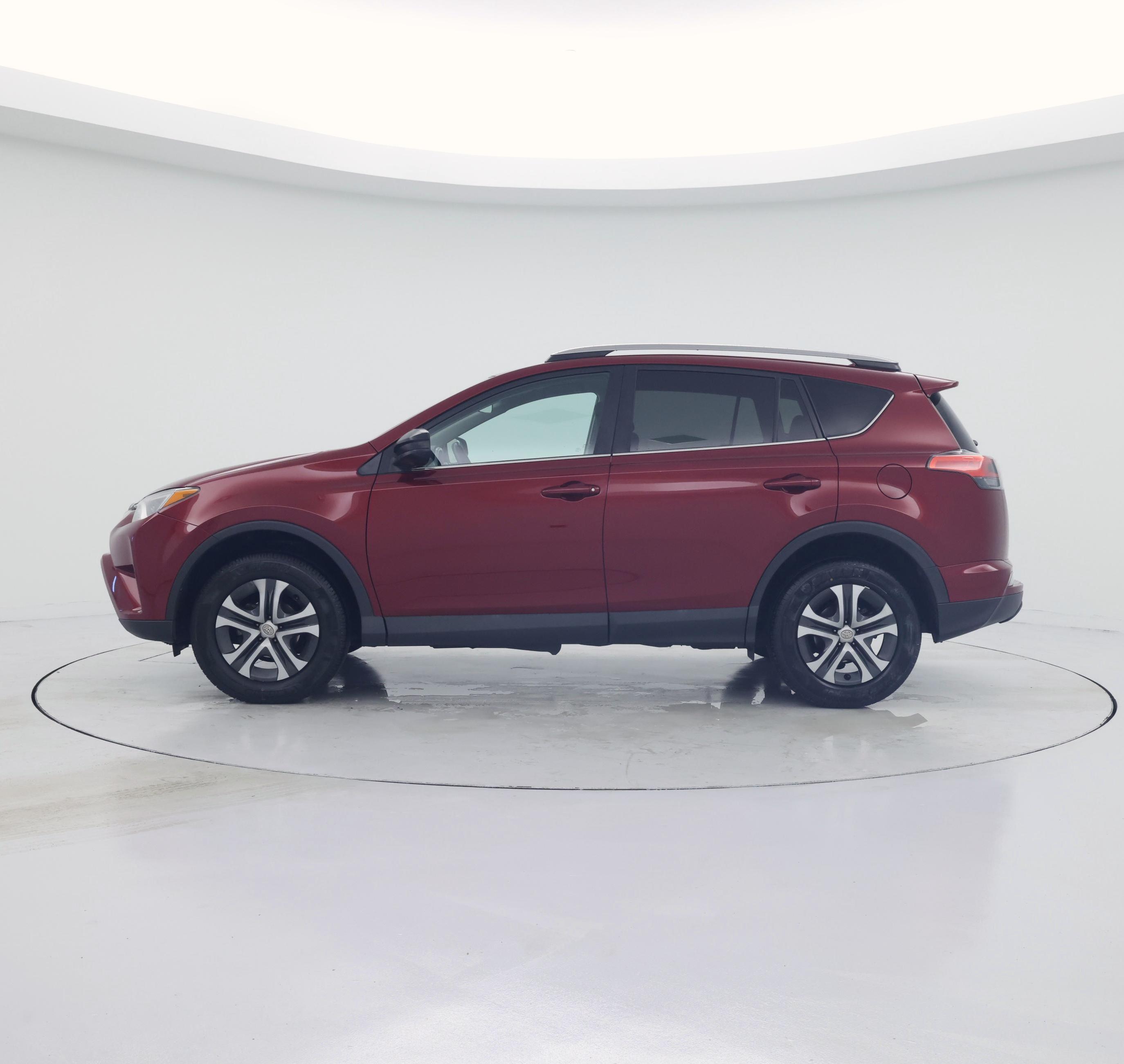 Thumbnail: 2018 Toyota RAV4 - 3