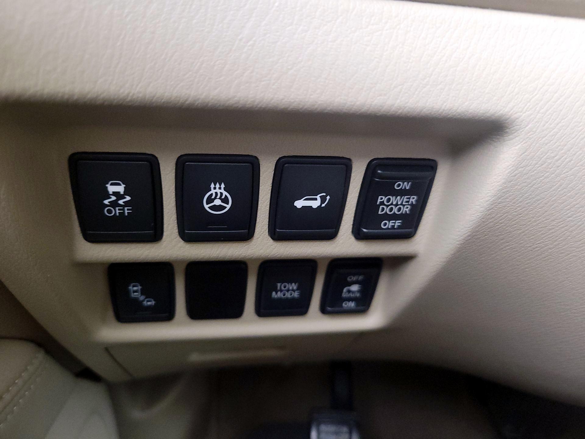 Thumbnail: 2015 Nissan Pathfinder - 13