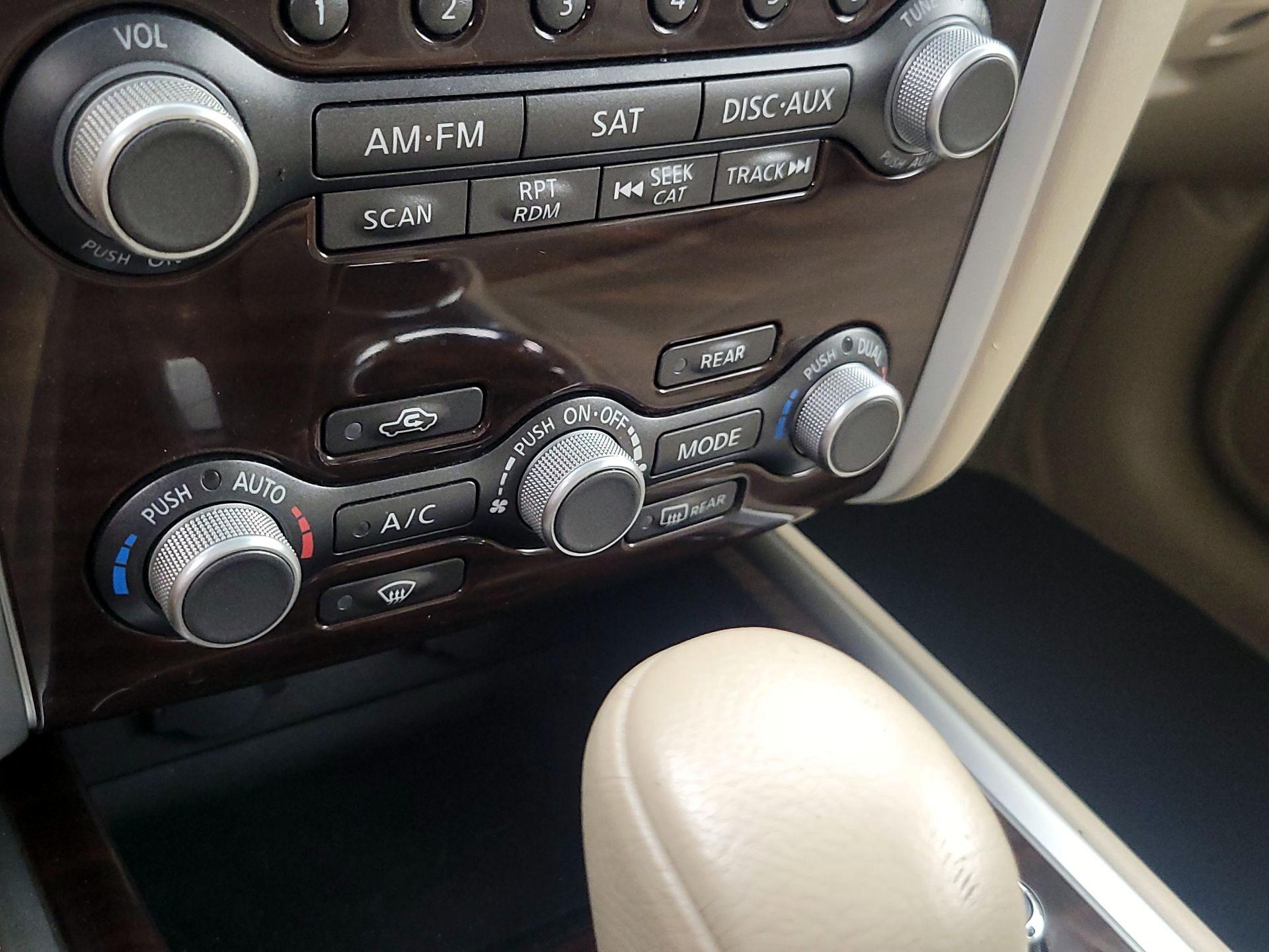 Thumbnail: 2015 Nissan Pathfinder - 17