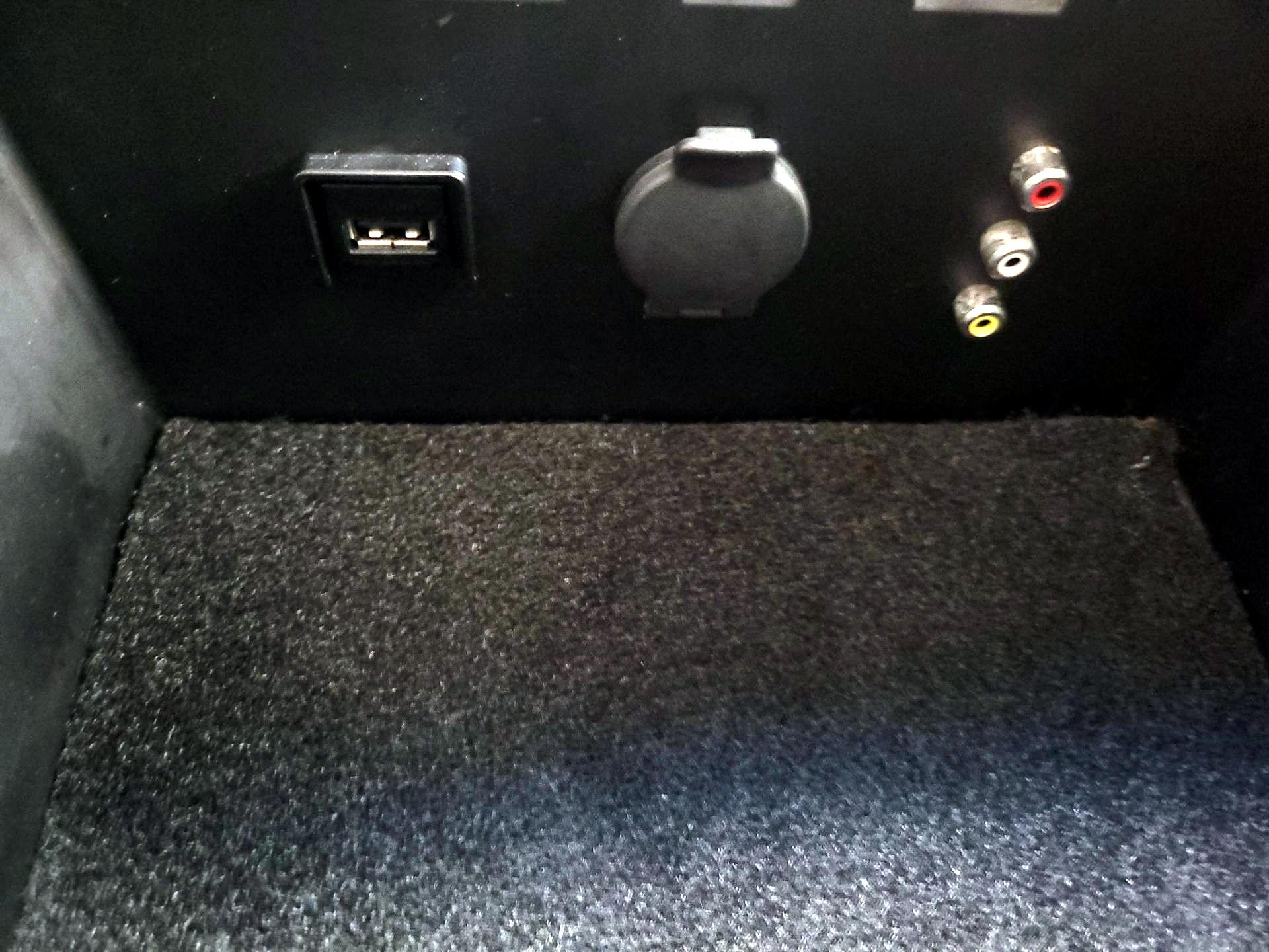 Thumbnail: 2015 Nissan Pathfinder - 19