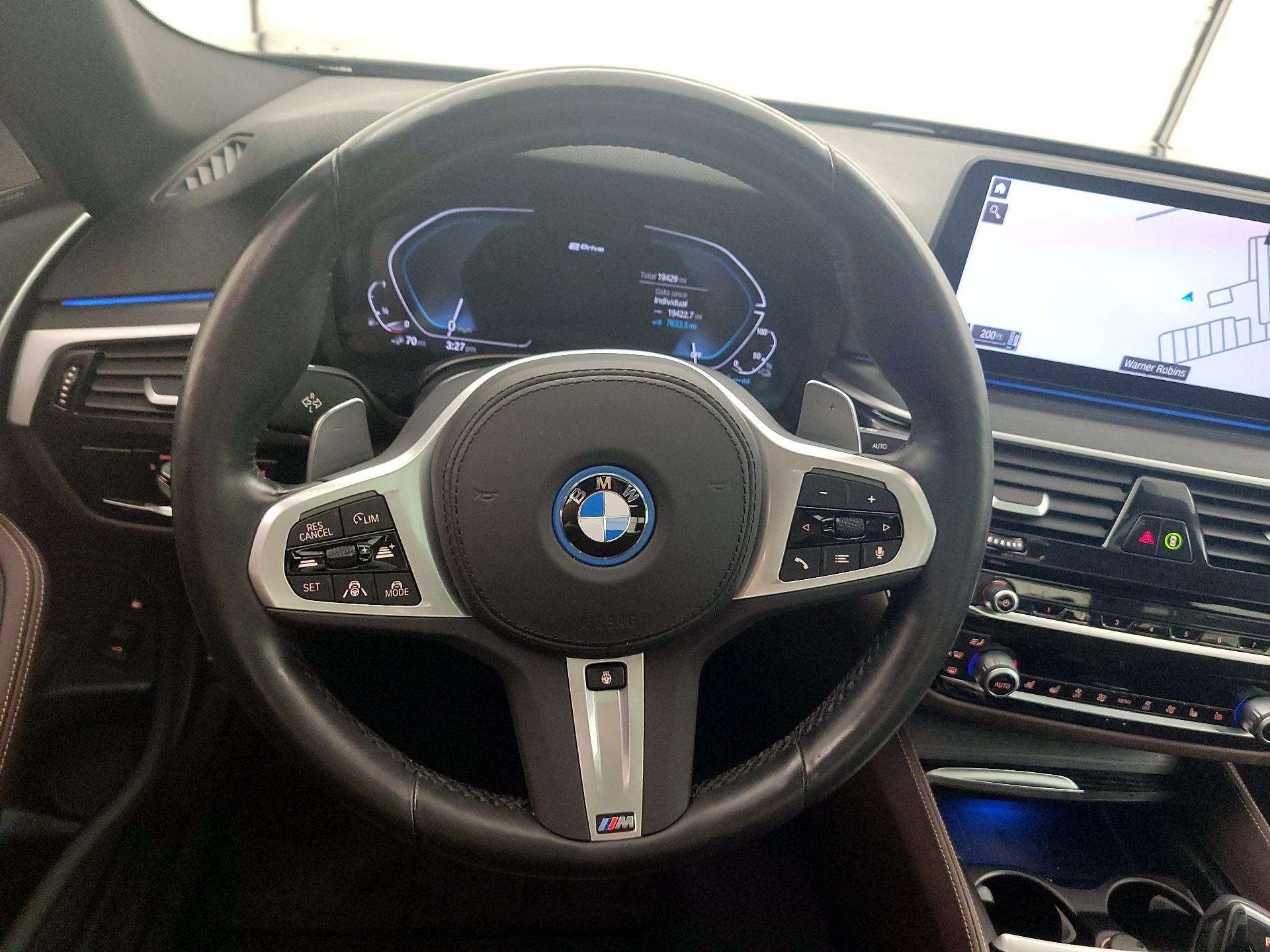 Thumbnail: 2023 BMW 5 Series - 10