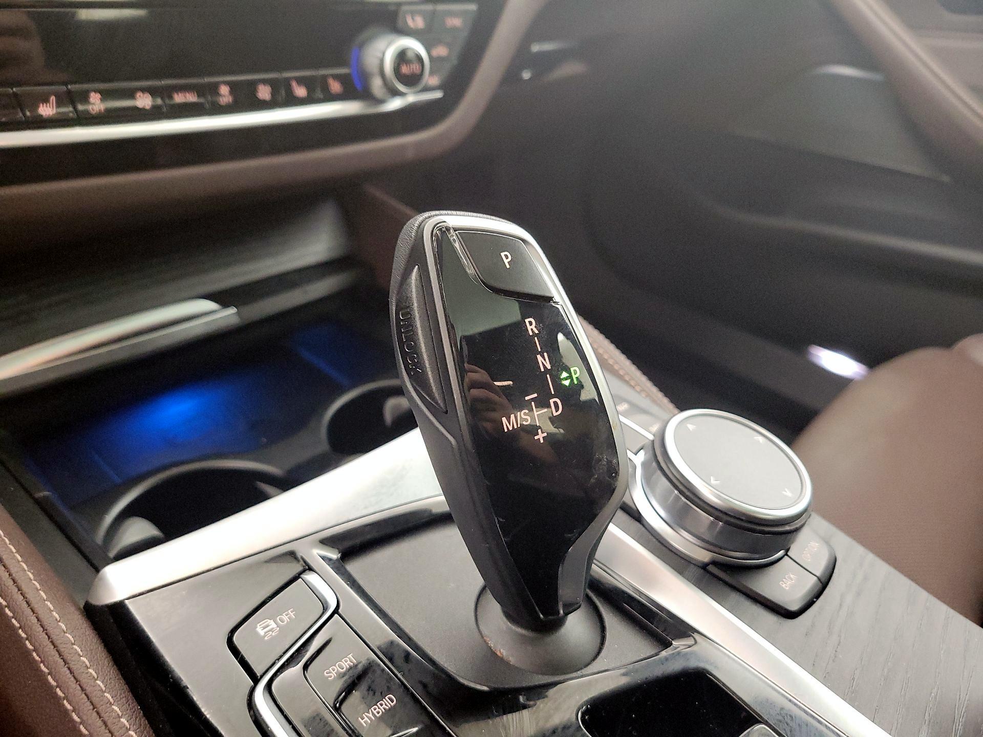 Thumbnail: 2023 BMW 5 Series - 18