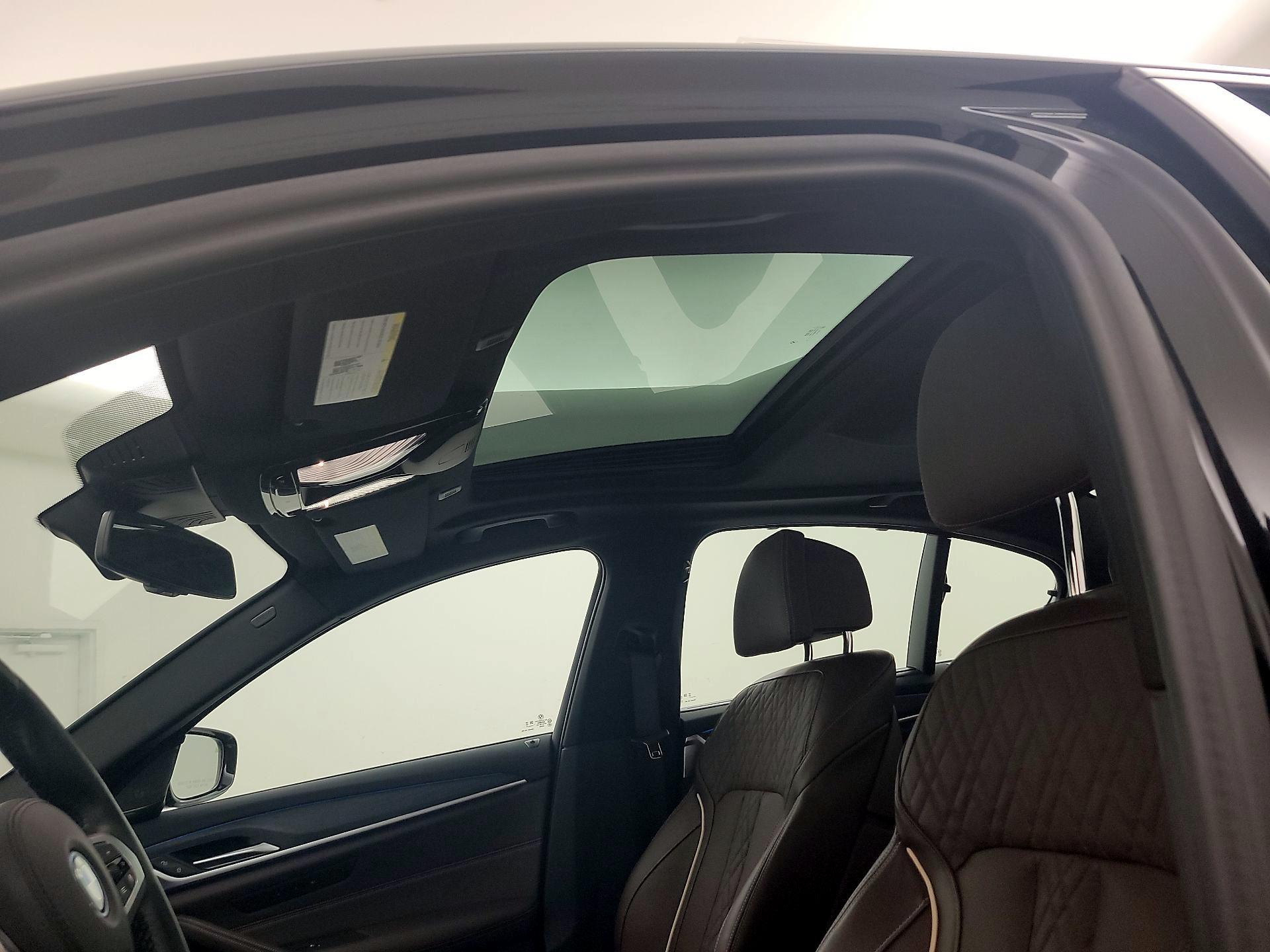 Thumbnail: 2023 BMW 5 Series - 20