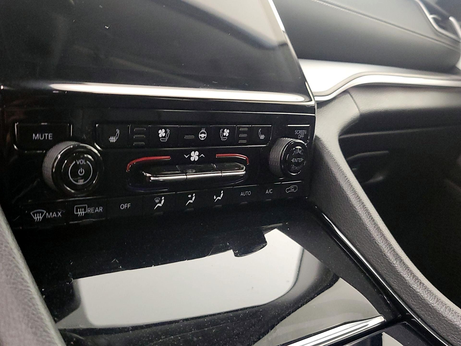 Thumbnail: 2023 Jeep Grand Cherokee - 17