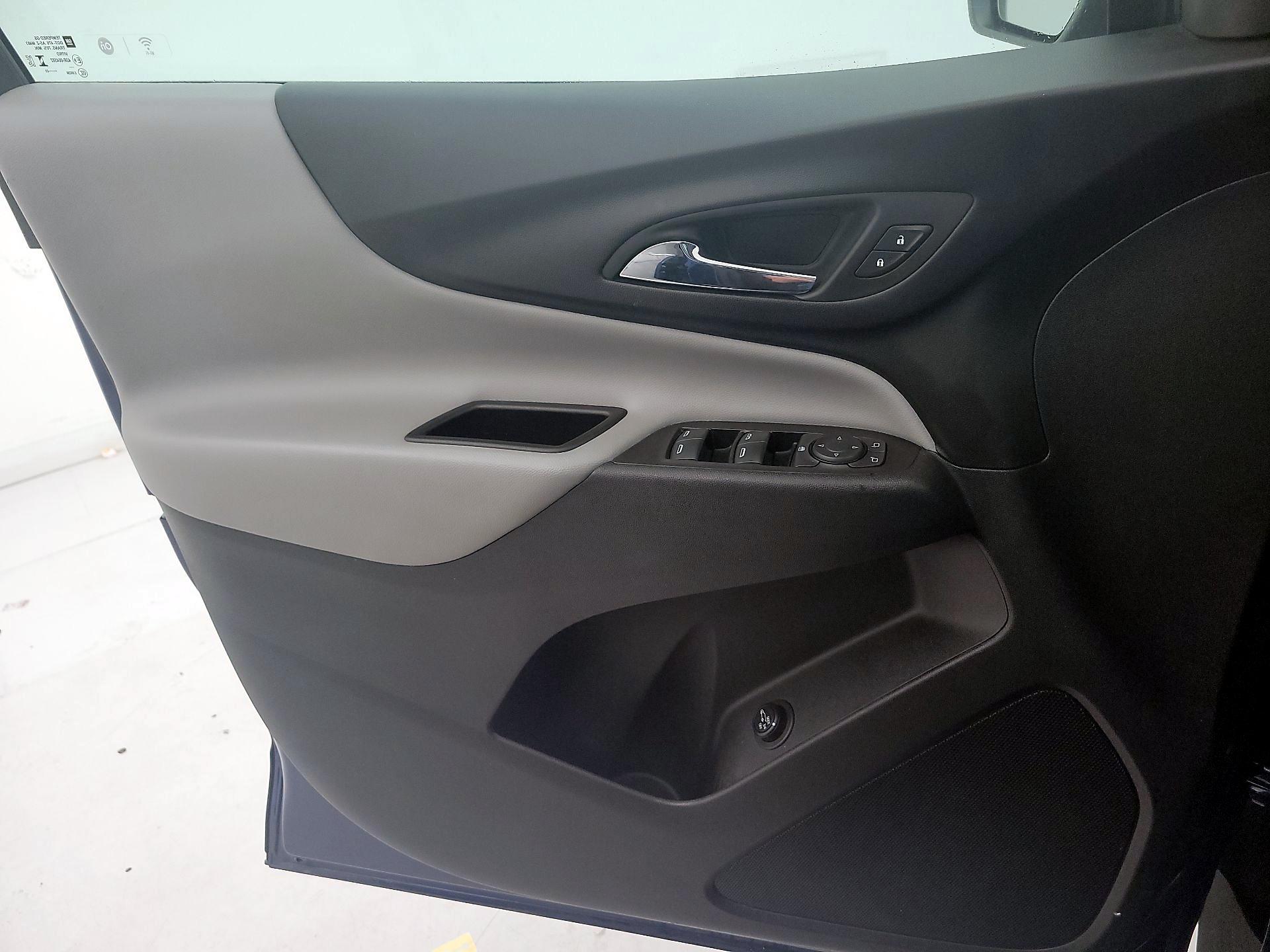 Thumbnail: 2023 Chevrolet Equinox - 10