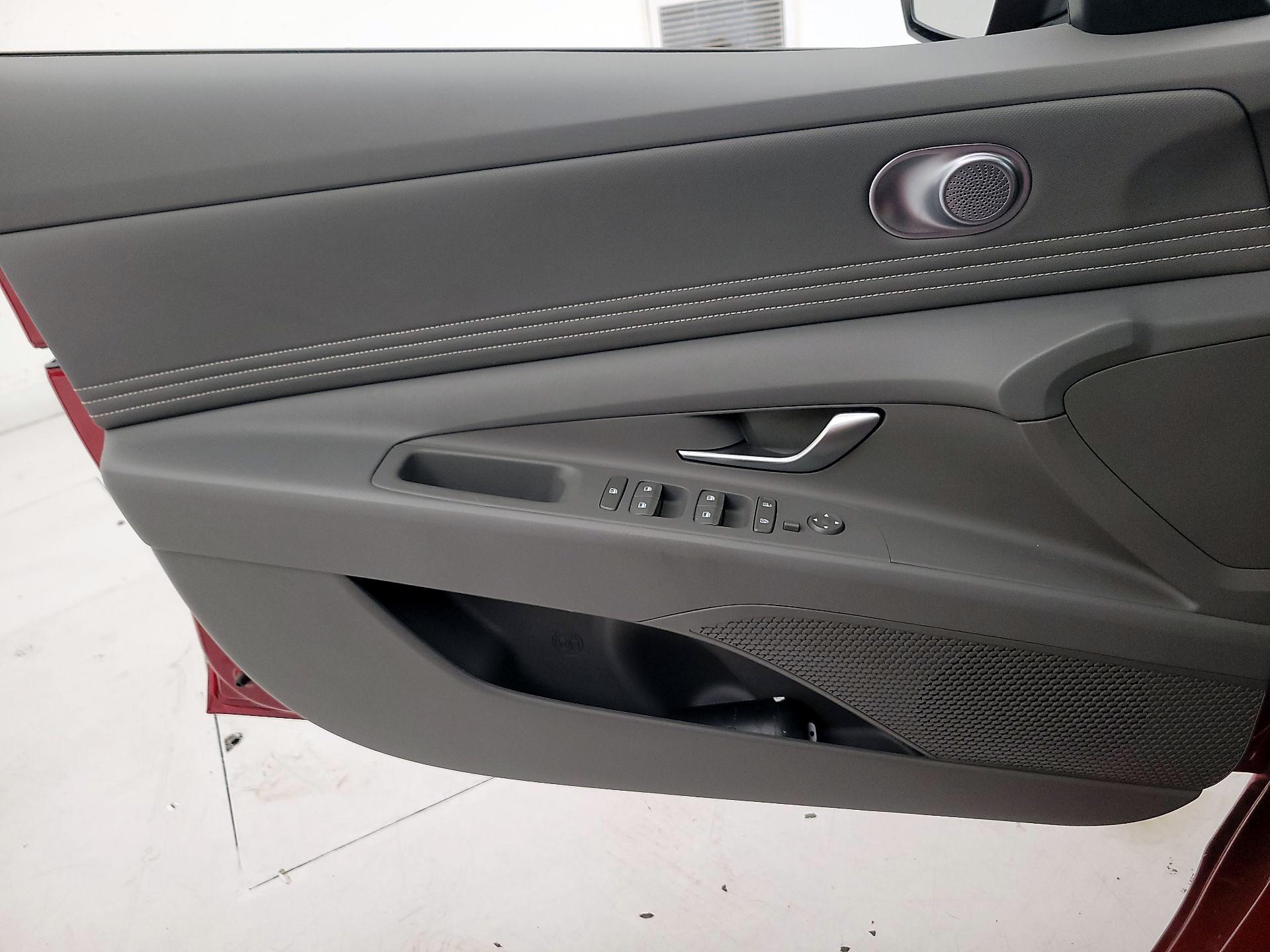 Thumbnail: 2025 Hyundai Elantra - 12