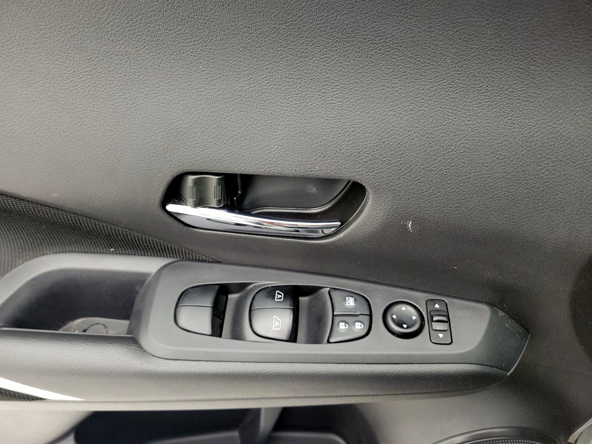 Thumbnail: 2024 Nissan Kicks - 12