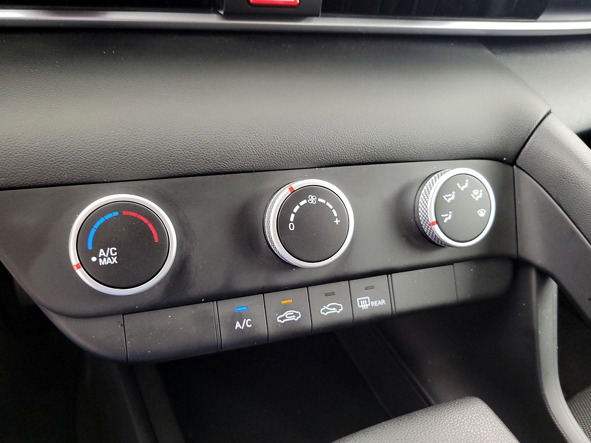 Thumbnail: 2024 Hyundai Elantra - 14