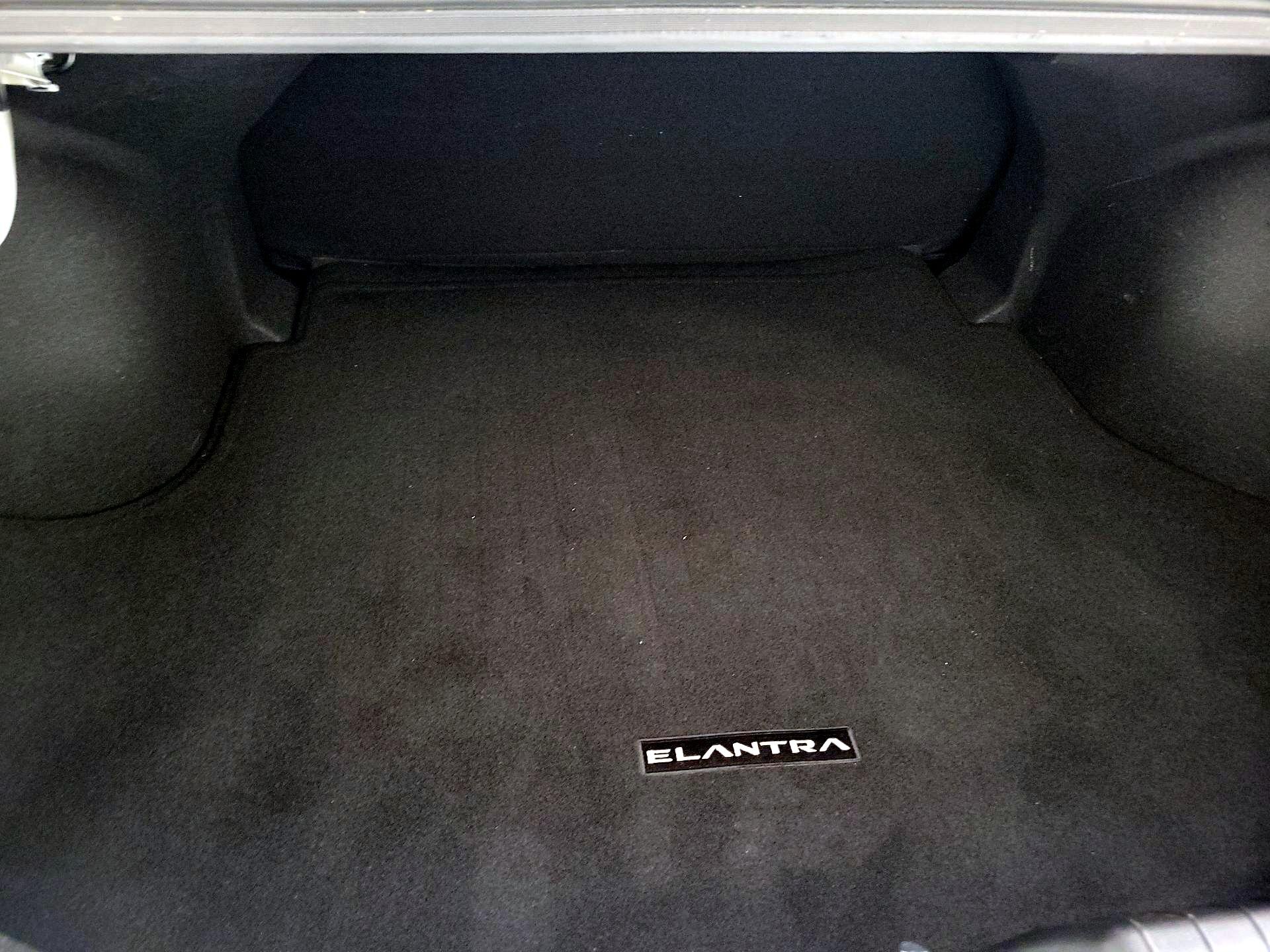 Thumbnail: 2024 Hyundai Elantra - 18