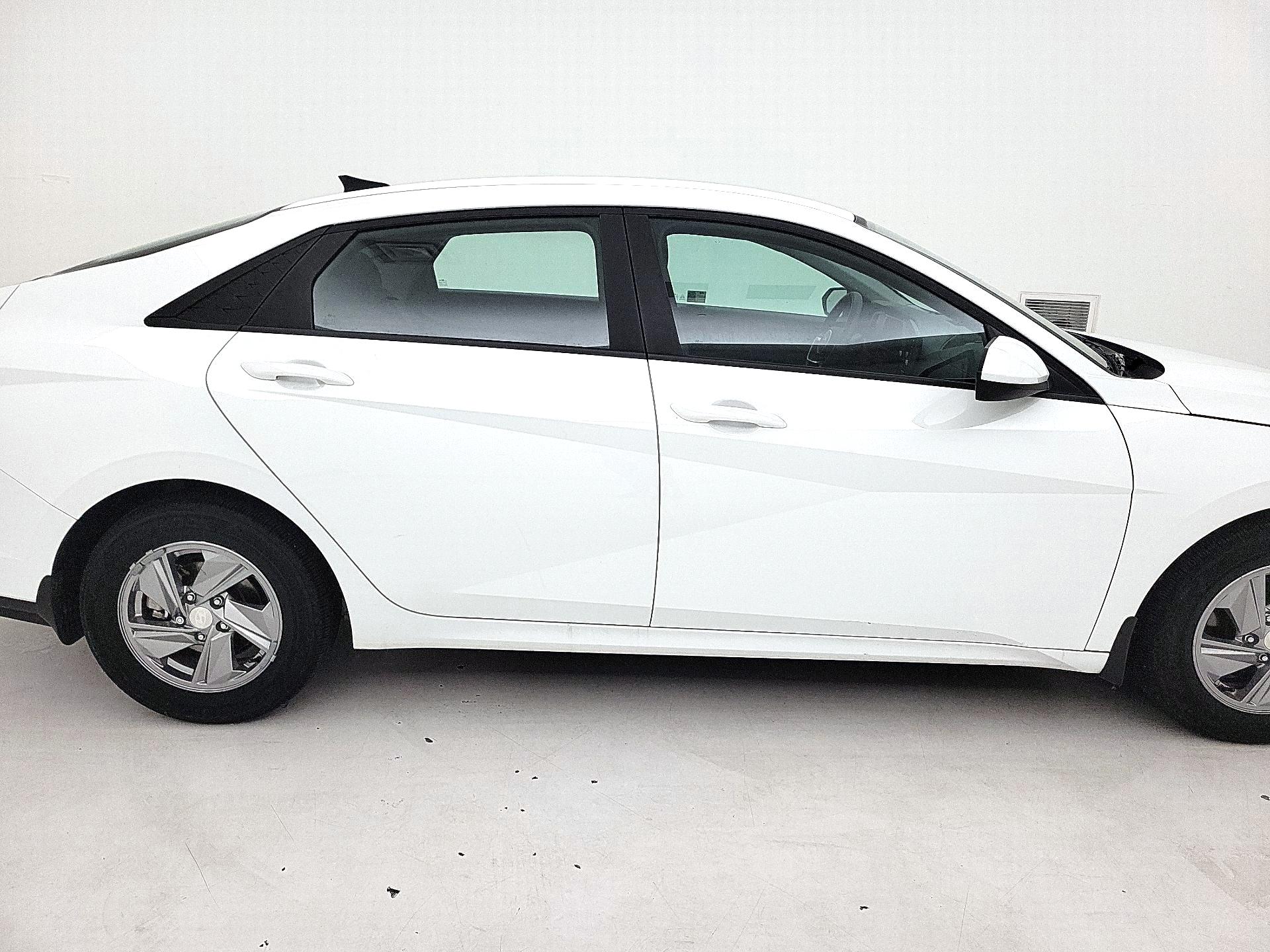 Thumbnail: 2024 Hyundai Elantra - 4