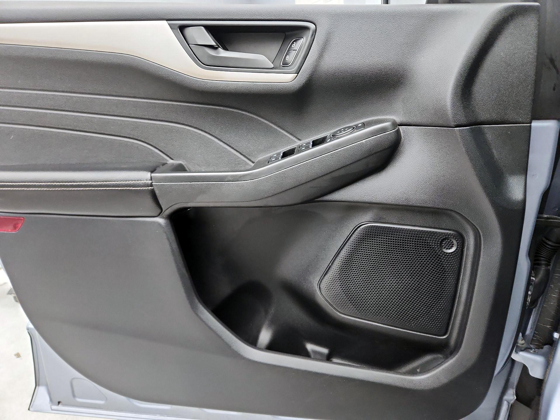 Thumbnail: 2022 Ford Escape - 12