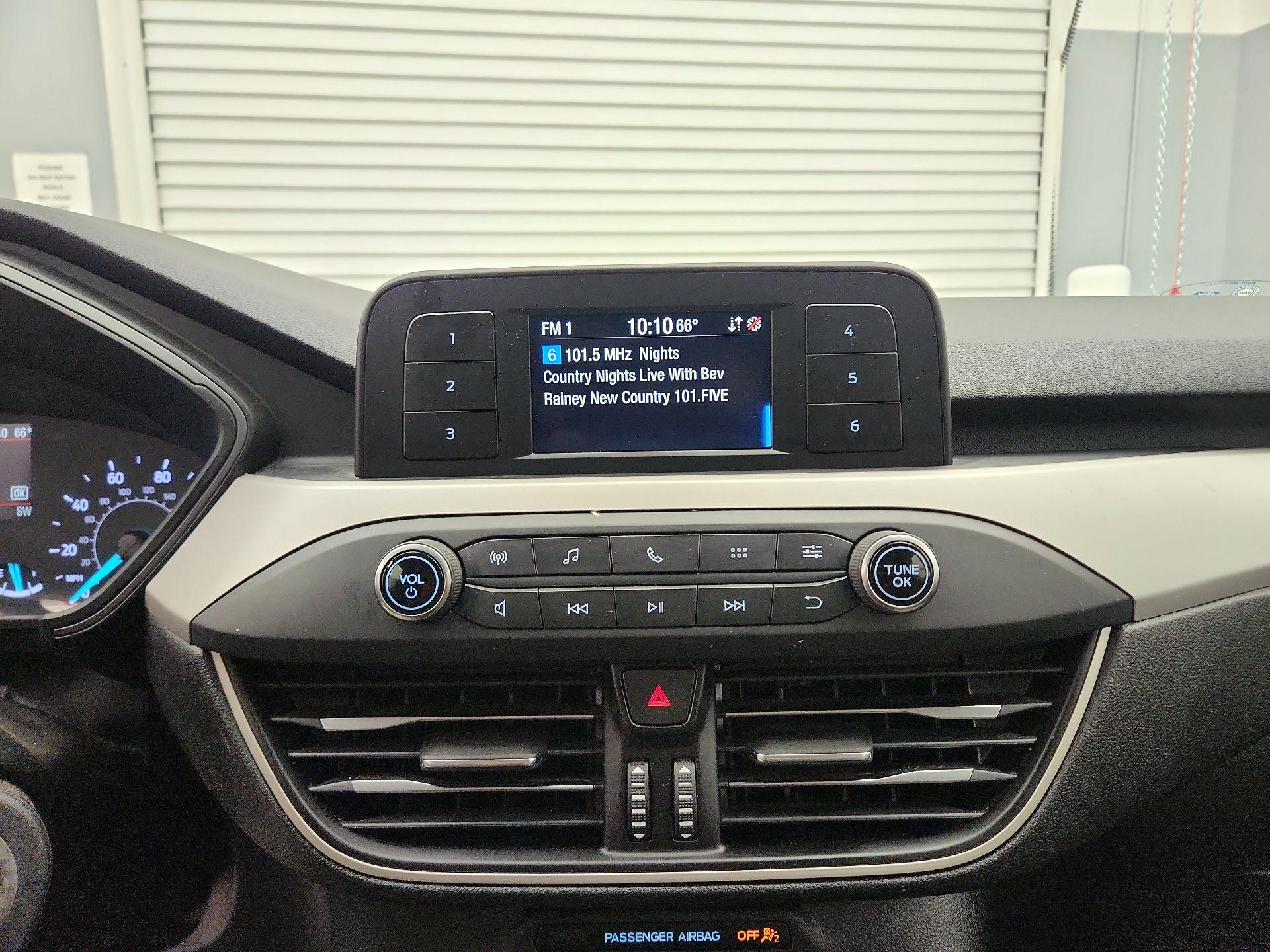 Thumbnail: 2022 Ford Escape - 15