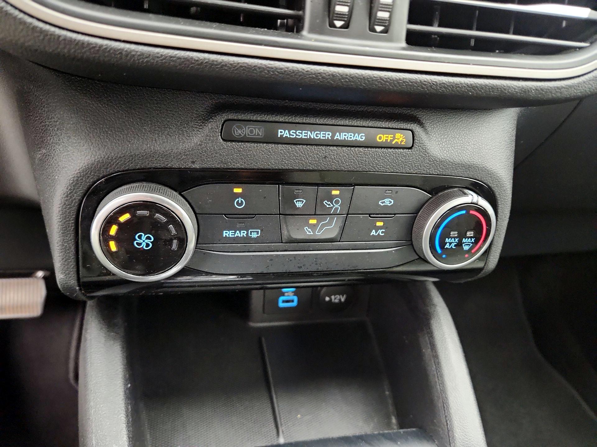 Thumbnail: 2022 Ford Escape - 16