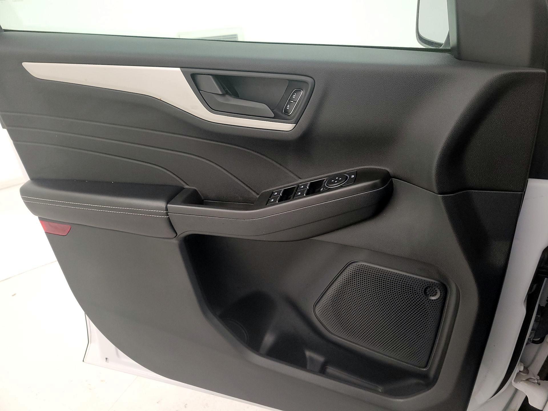 Thumbnail: 2021 Ford Escape - 10