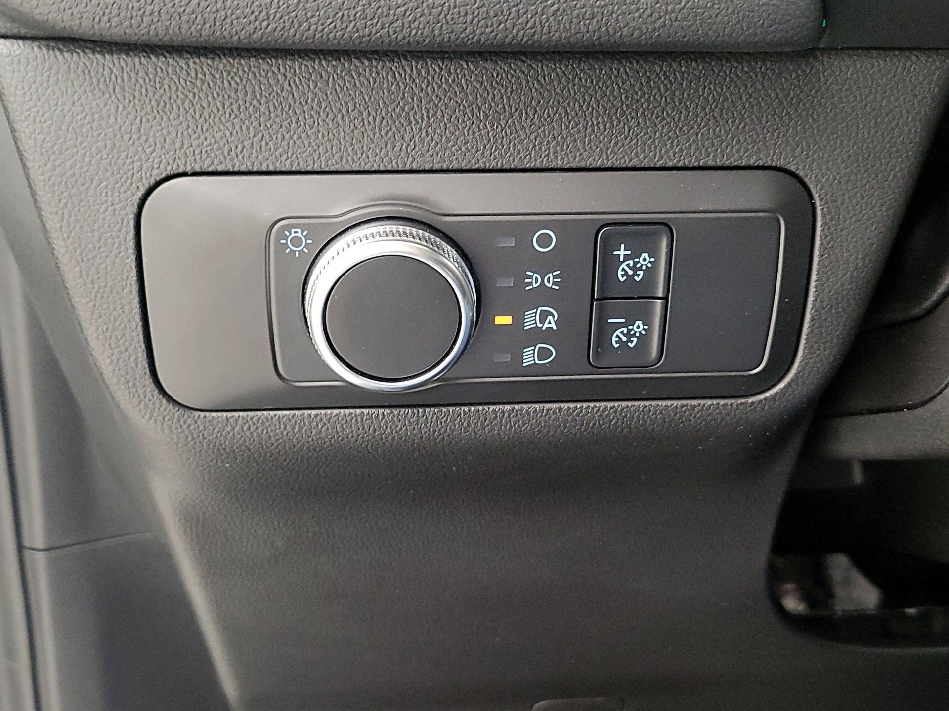 Thumbnail: 2021 Ford Escape - 11