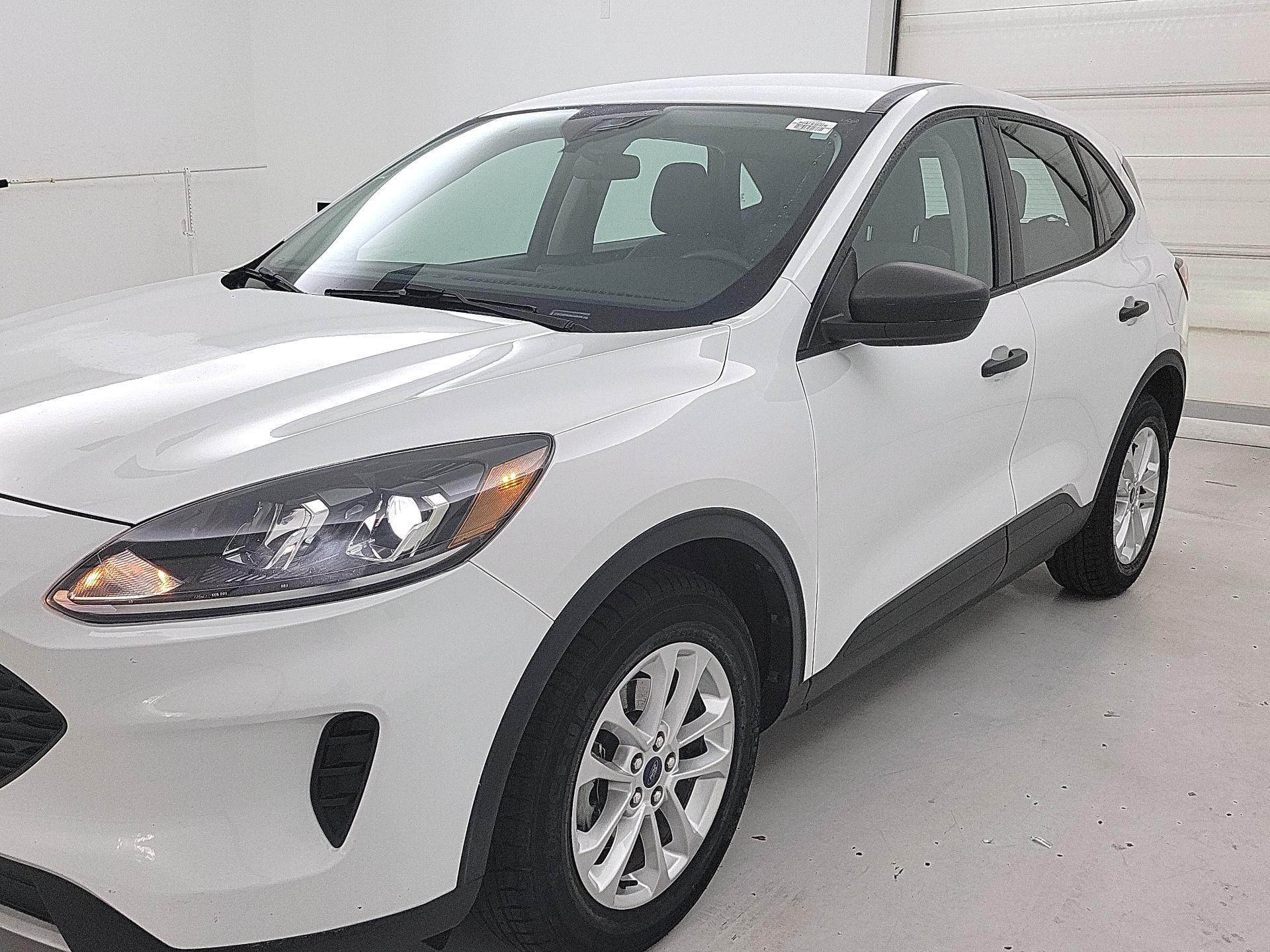 Thumbnail: 2021 Ford Escape - 3