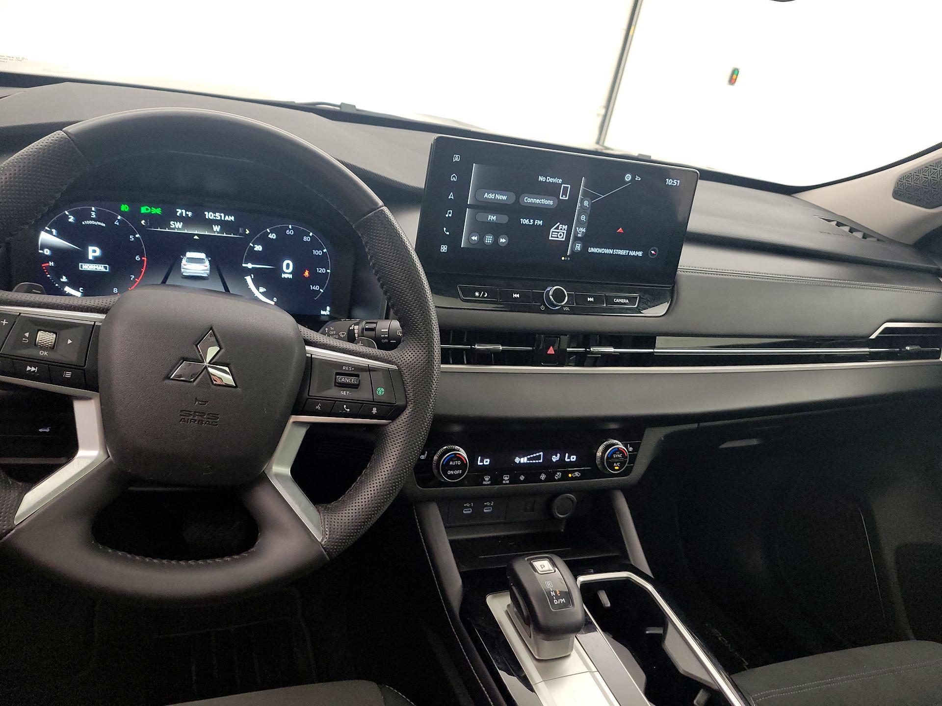 Thumbnail: 2025 Mitsubishi Outlander - 9