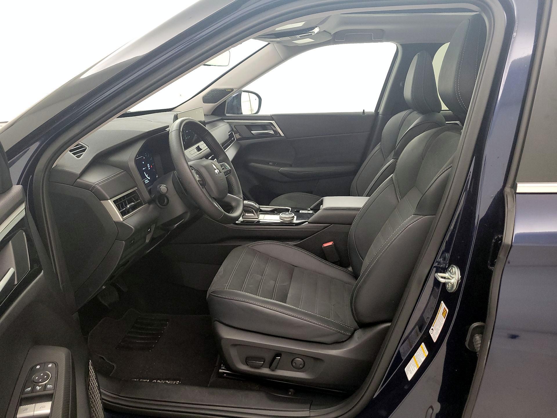 Thumbnail: 2025 Mitsubishi Outlander - 11