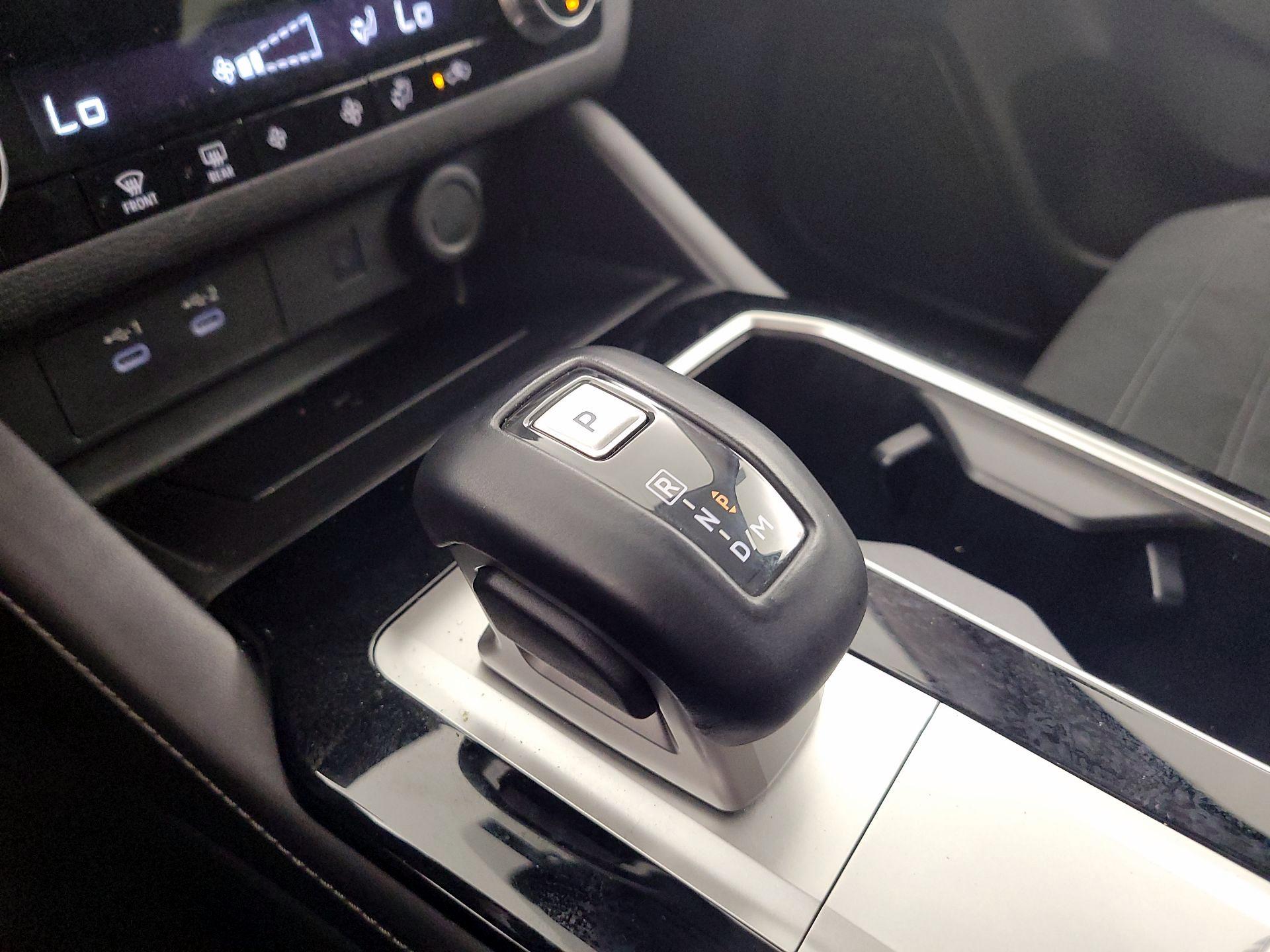 Thumbnail: 2025 Mitsubishi Outlander - 18