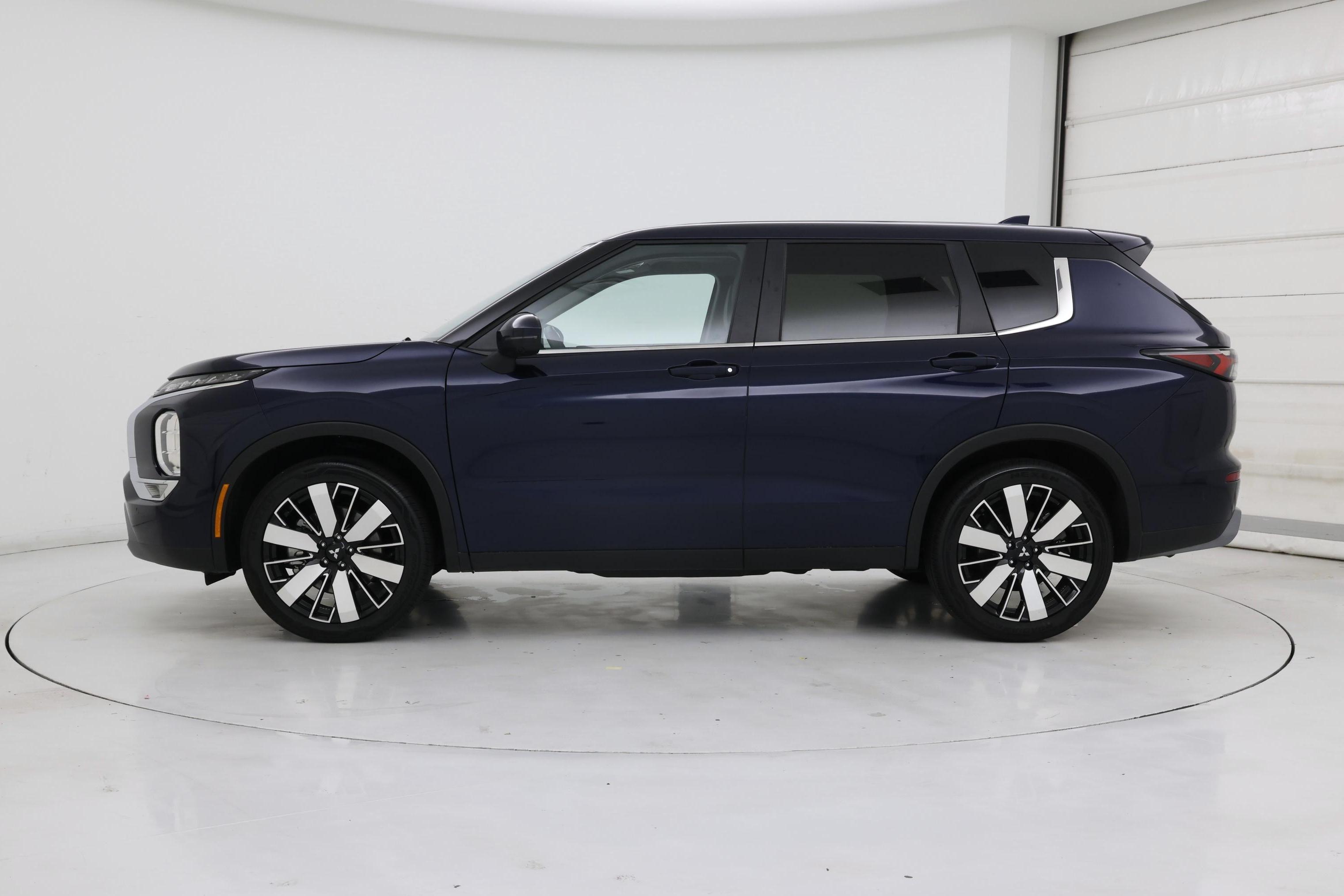 Thumbnail: 2025 Mitsubishi Outlander - 3