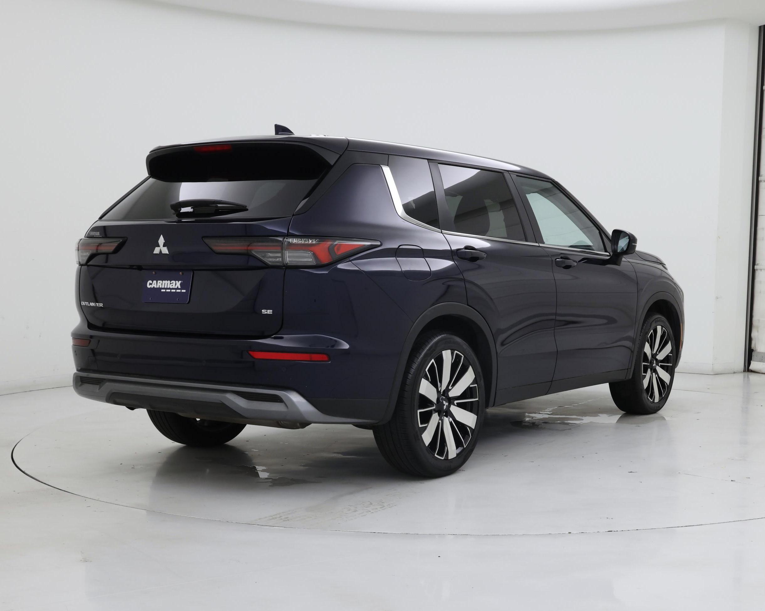 Thumbnail: 2025 Mitsubishi Outlander - 8