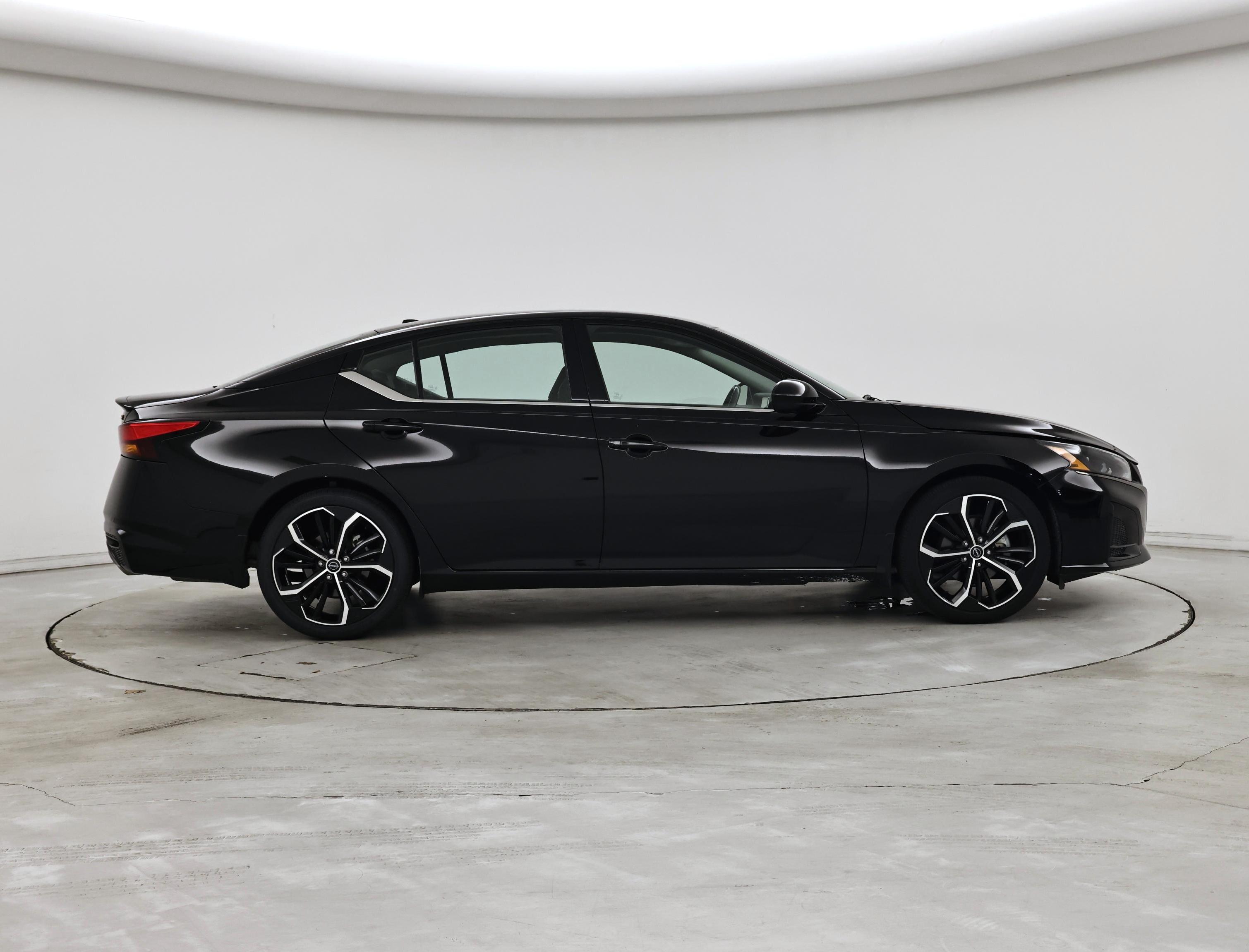 Thumbnail: 2023 Nissan Altima - 7