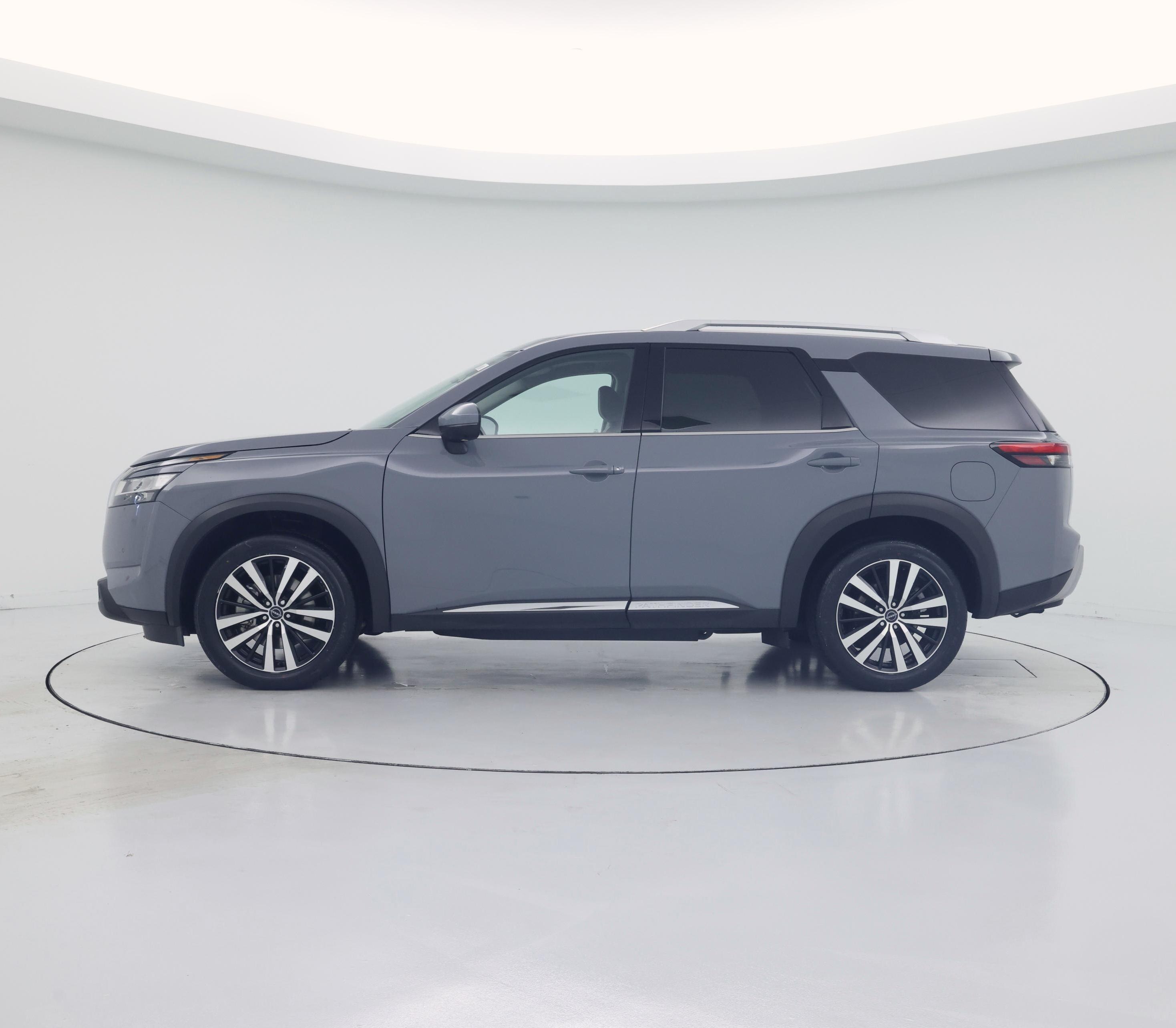 Thumbnail: 2023 Nissan Pathfinder - 3