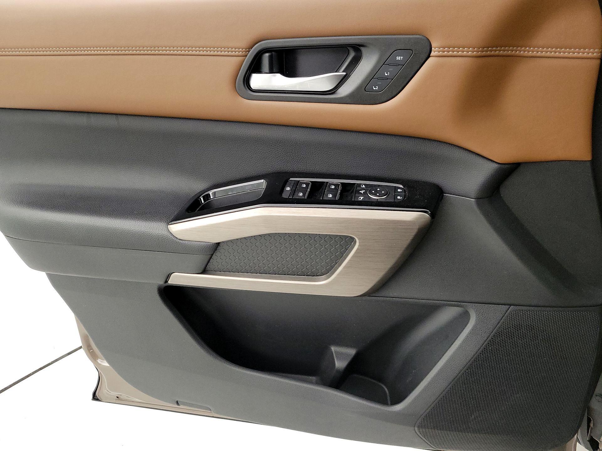 Thumbnail: 2023 Nissan Pathfinder - 12