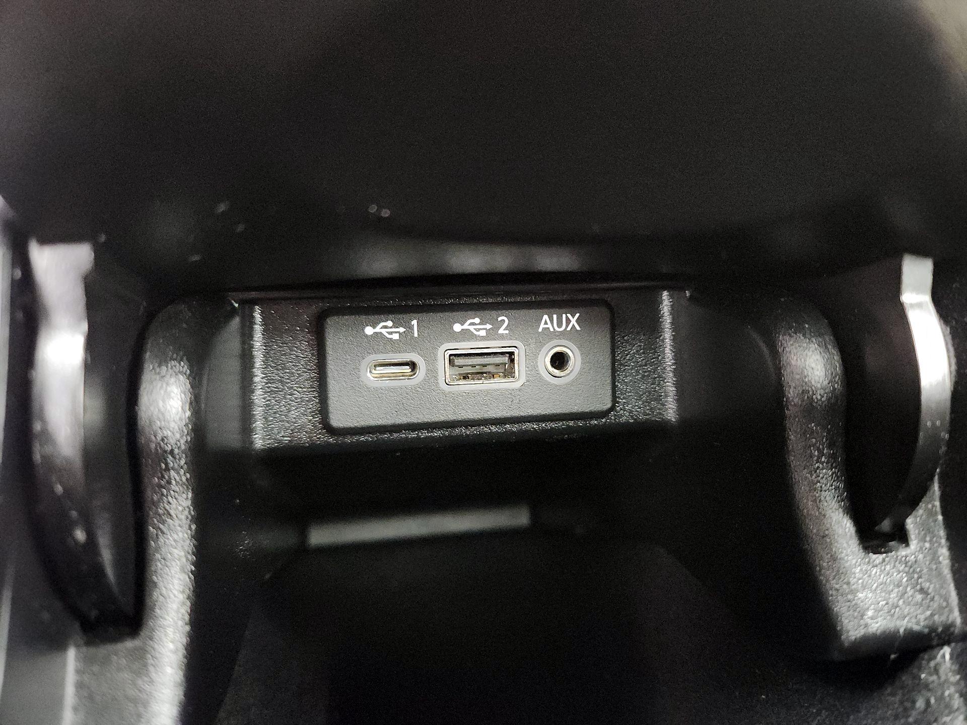 Thumbnail: 2021 Nissan Maxima - 19