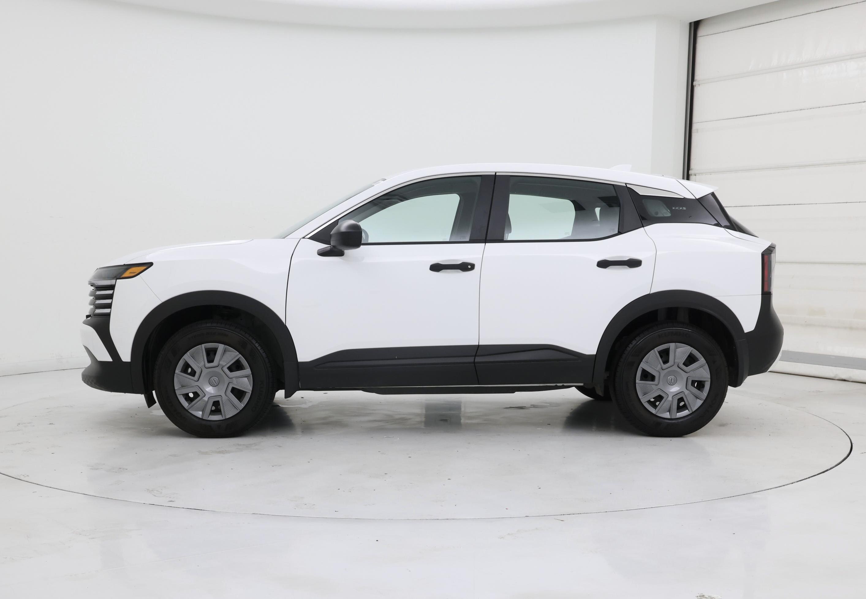 Thumbnail: 2025 Nissan Kicks - 3