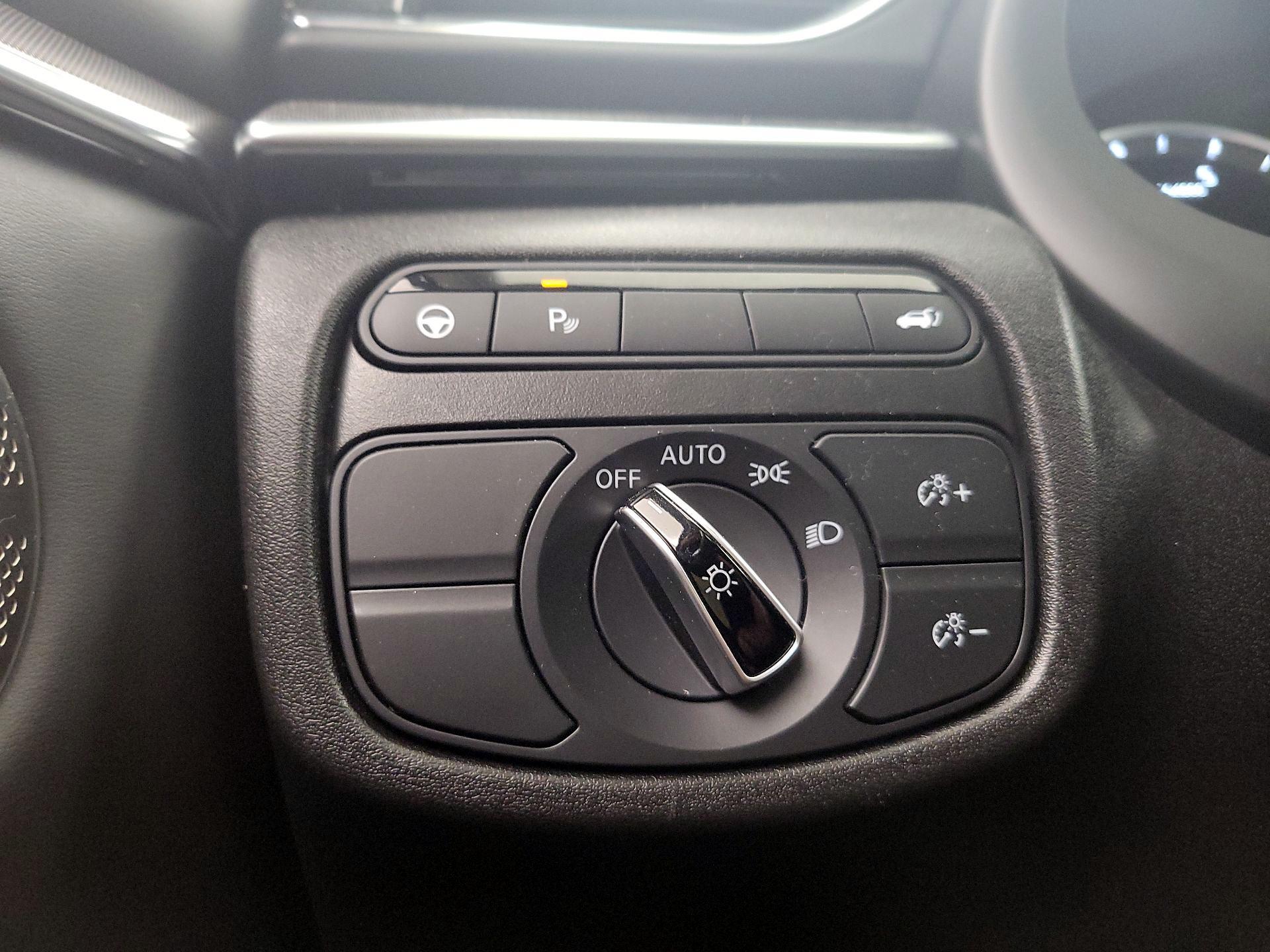 Thumbnail: 2023 INFINITI QX50 - 13