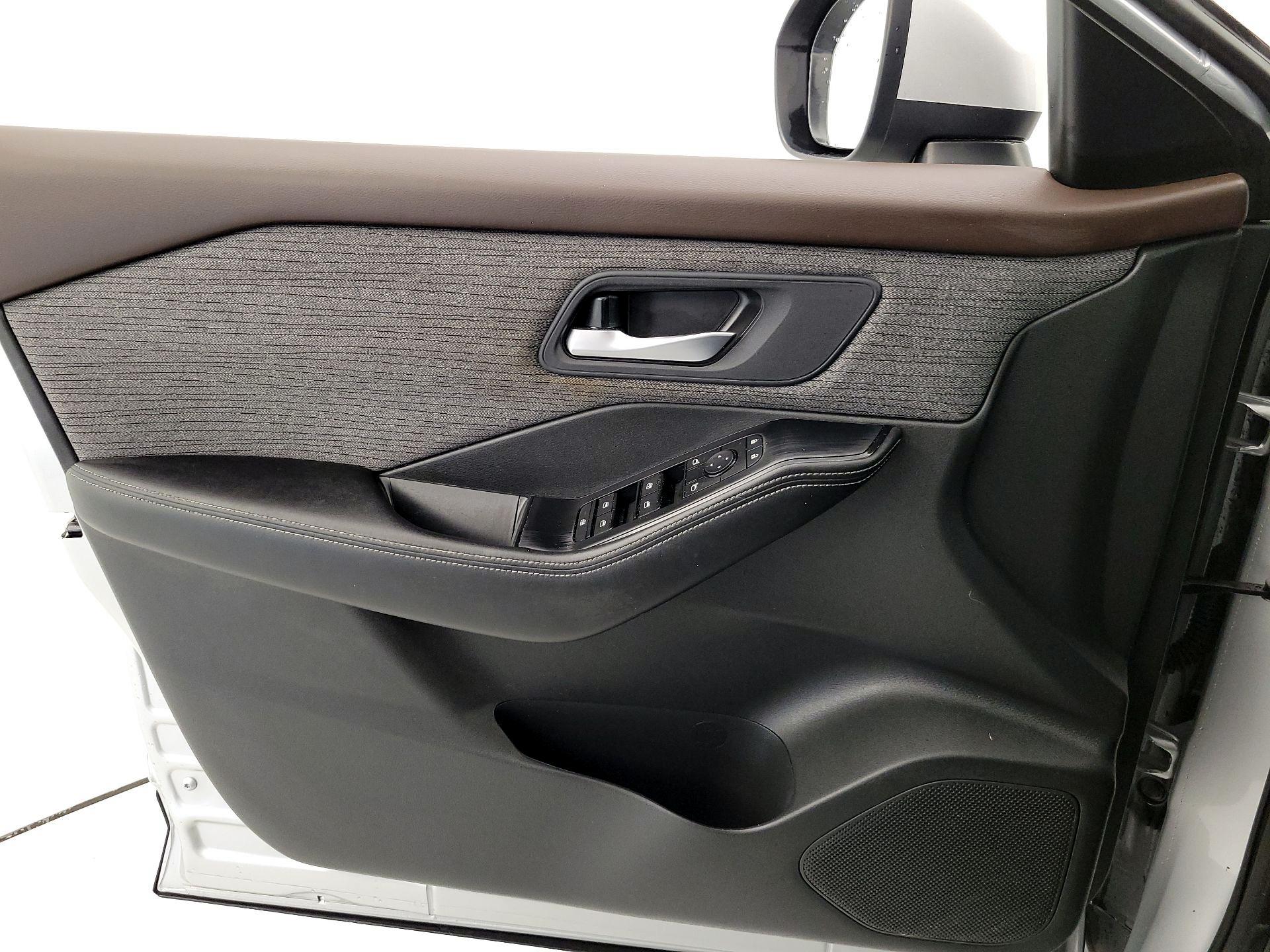 Thumbnail: 2023 Nissan Rogue - 12