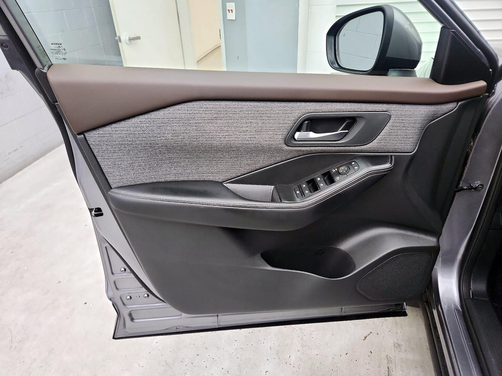 2023 Nissan Rogue SV - Photo 13
