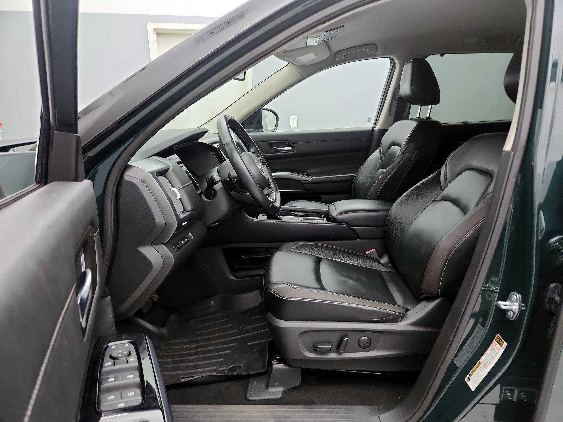 Thumbnail: 2023 Nissan Pathfinder - 11