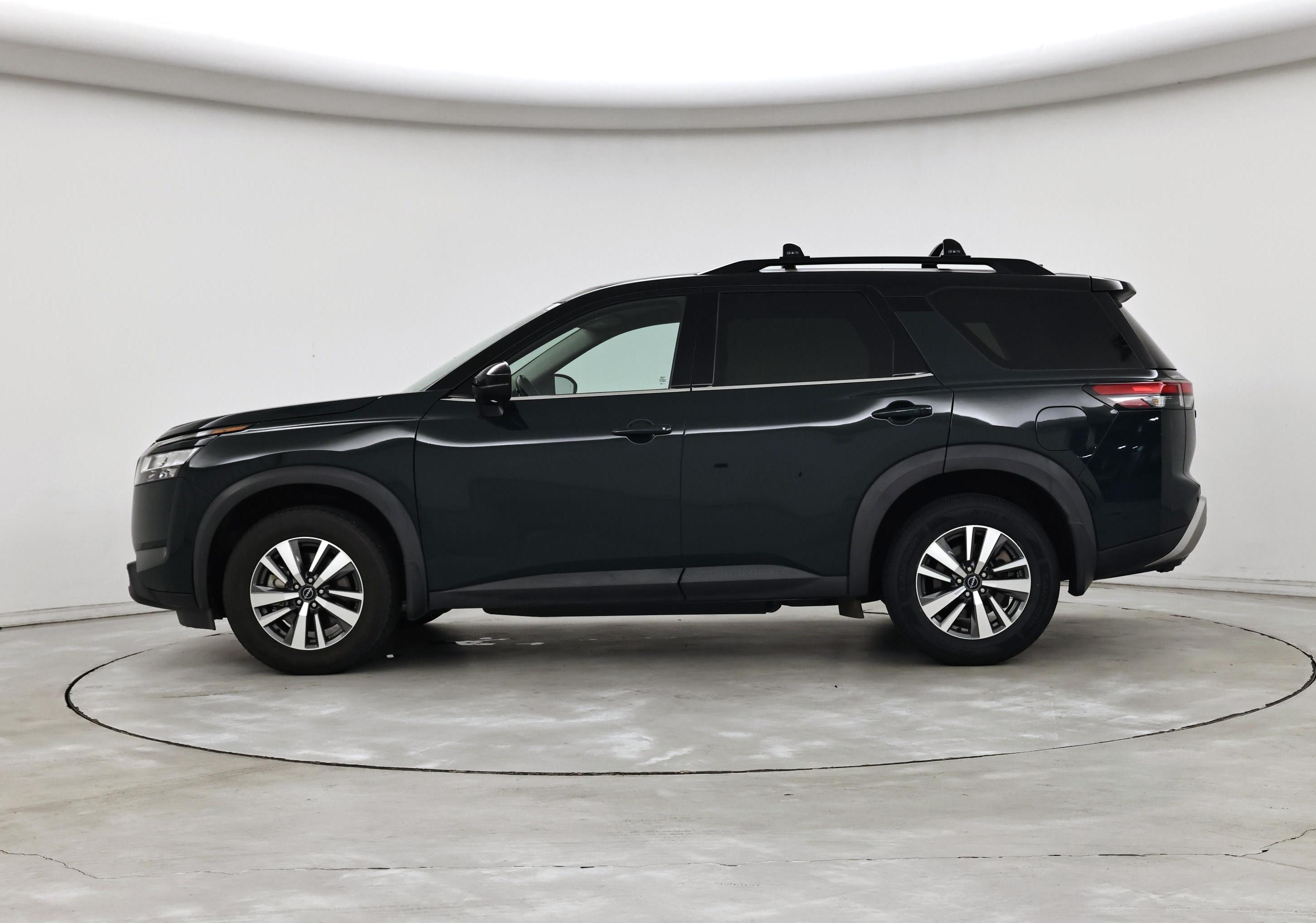 Thumbnail: 2023 Nissan Pathfinder - 3