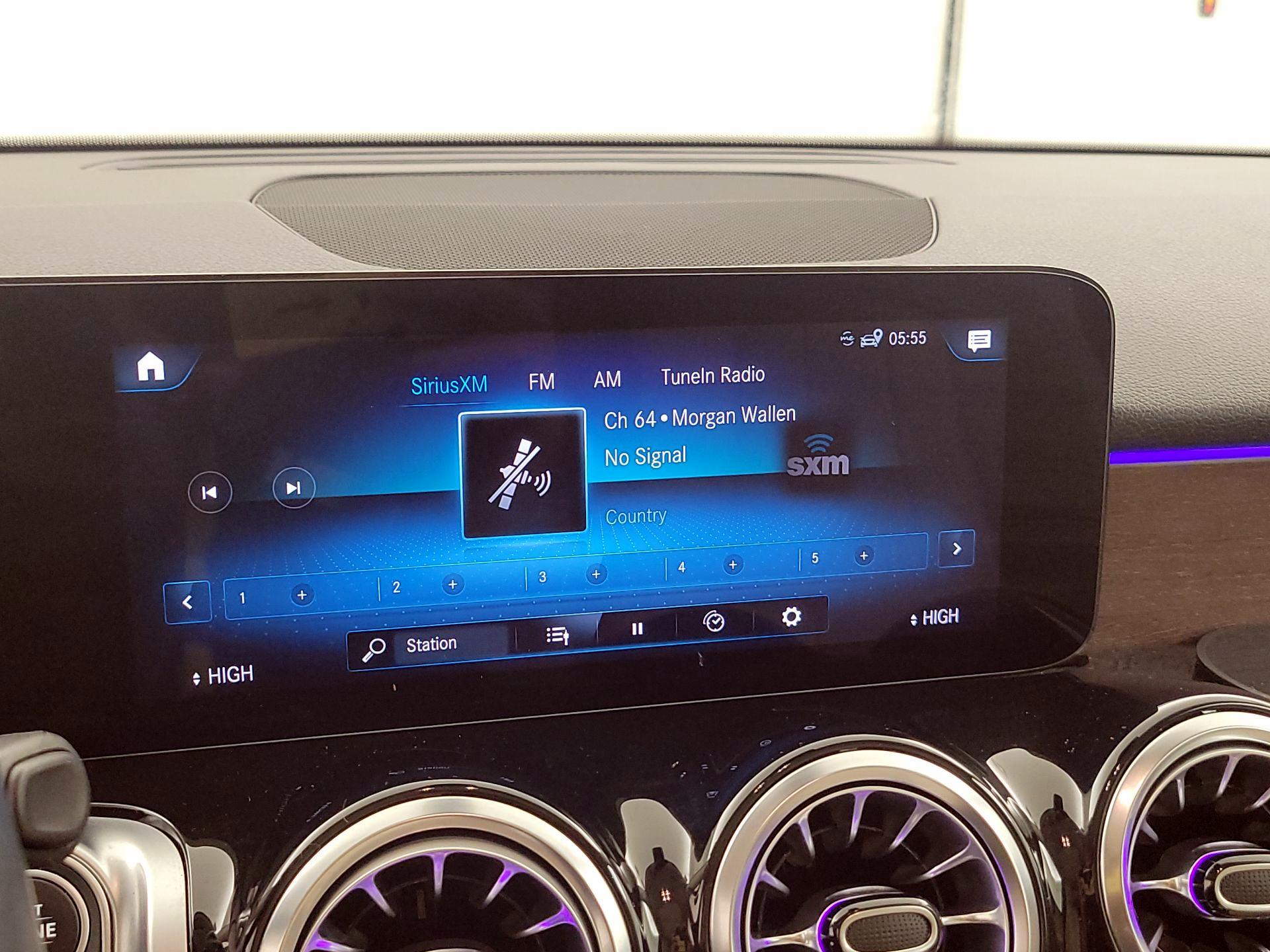 Thumbnail: 2023 Mercedes-Benz GLB - 15