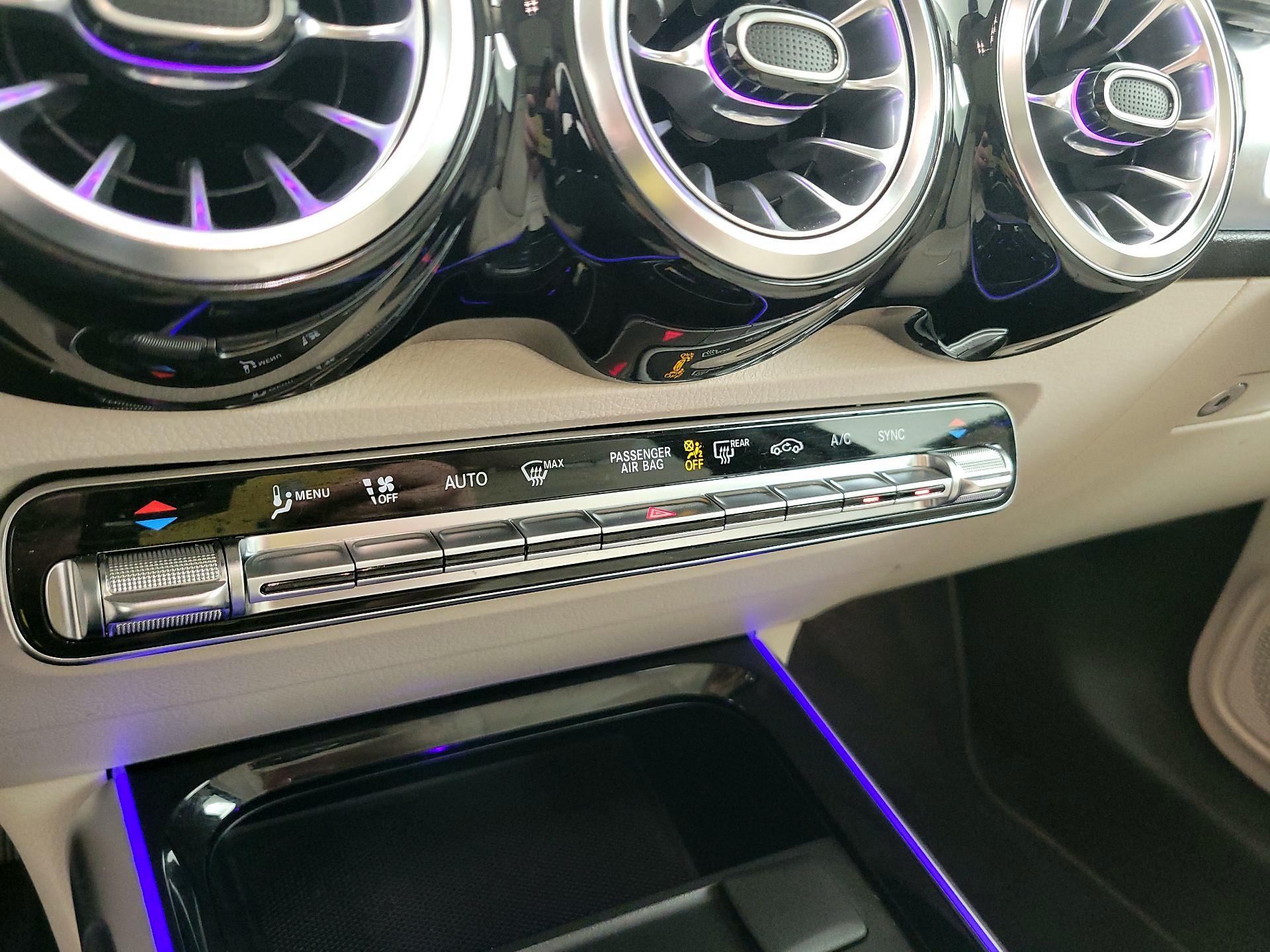 Thumbnail: 2023 Mercedes-Benz GLB - 16