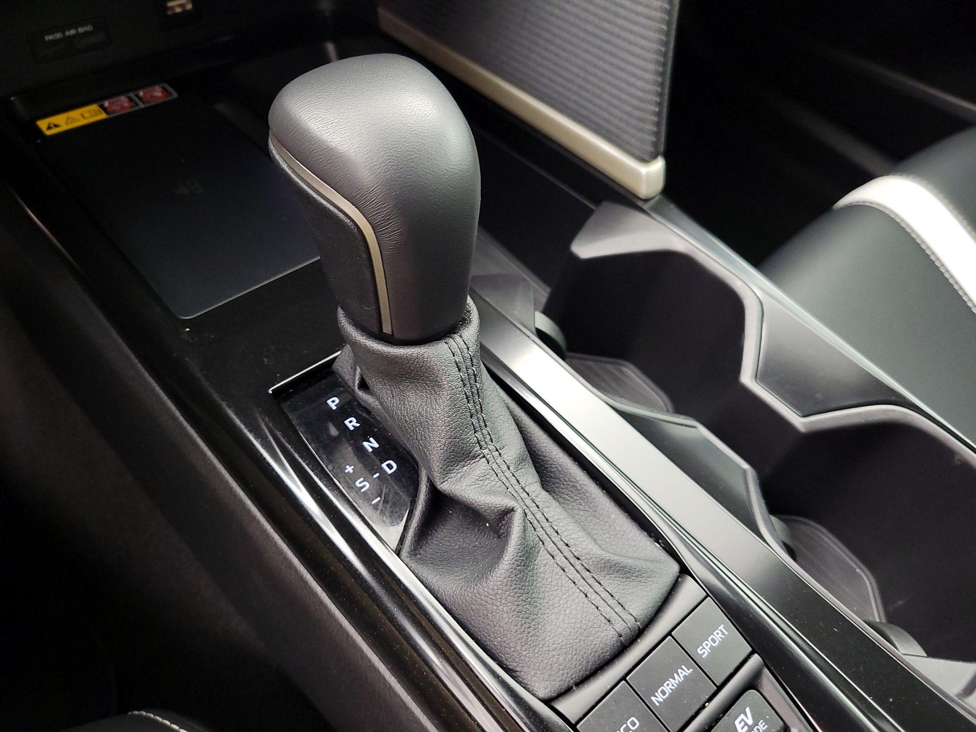 Thumbnail: 2025 Toyota Camry - 18